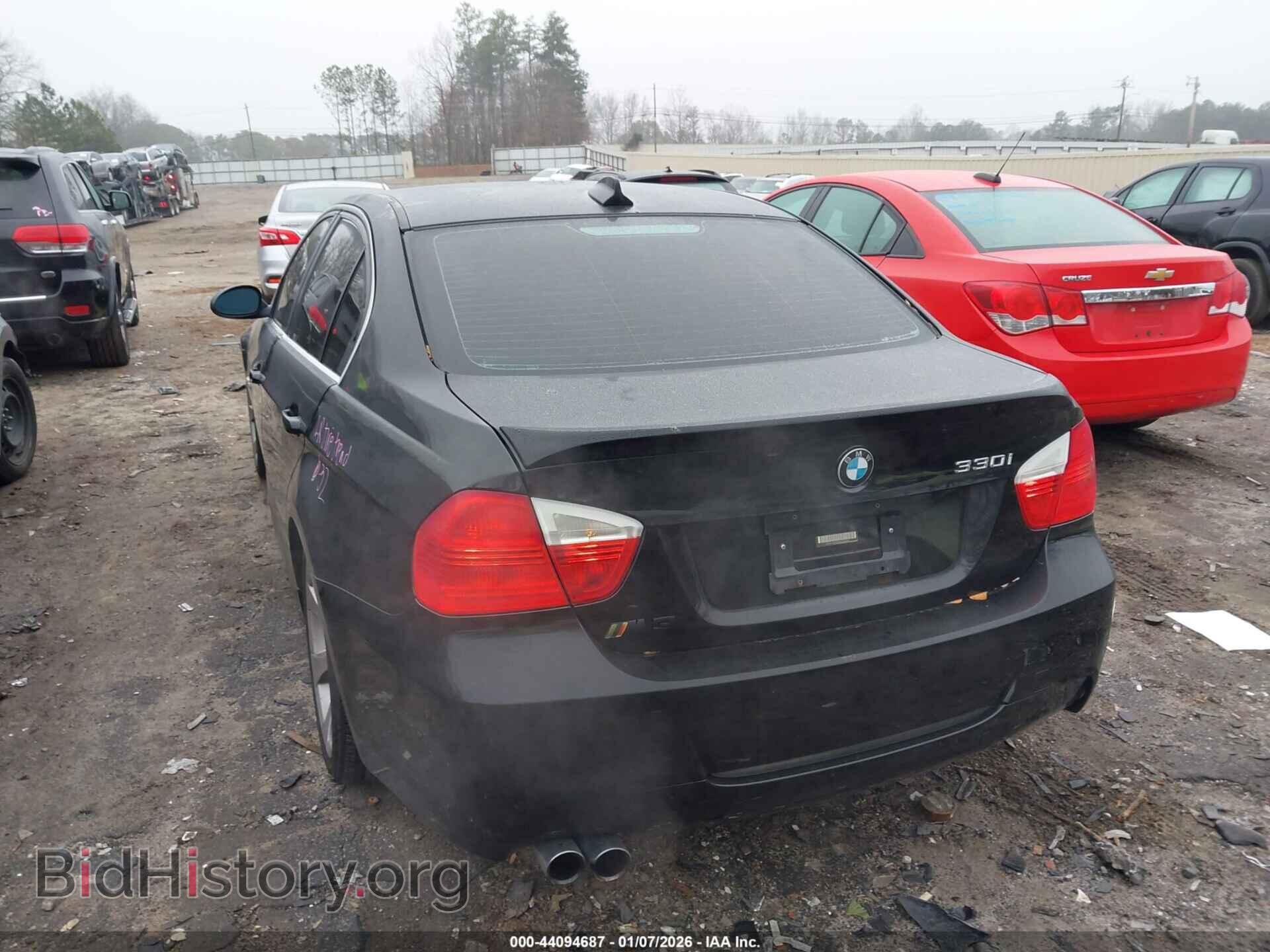 2006 BMW 330I - VIN: WBAVB33556KS35609 - Фото 3