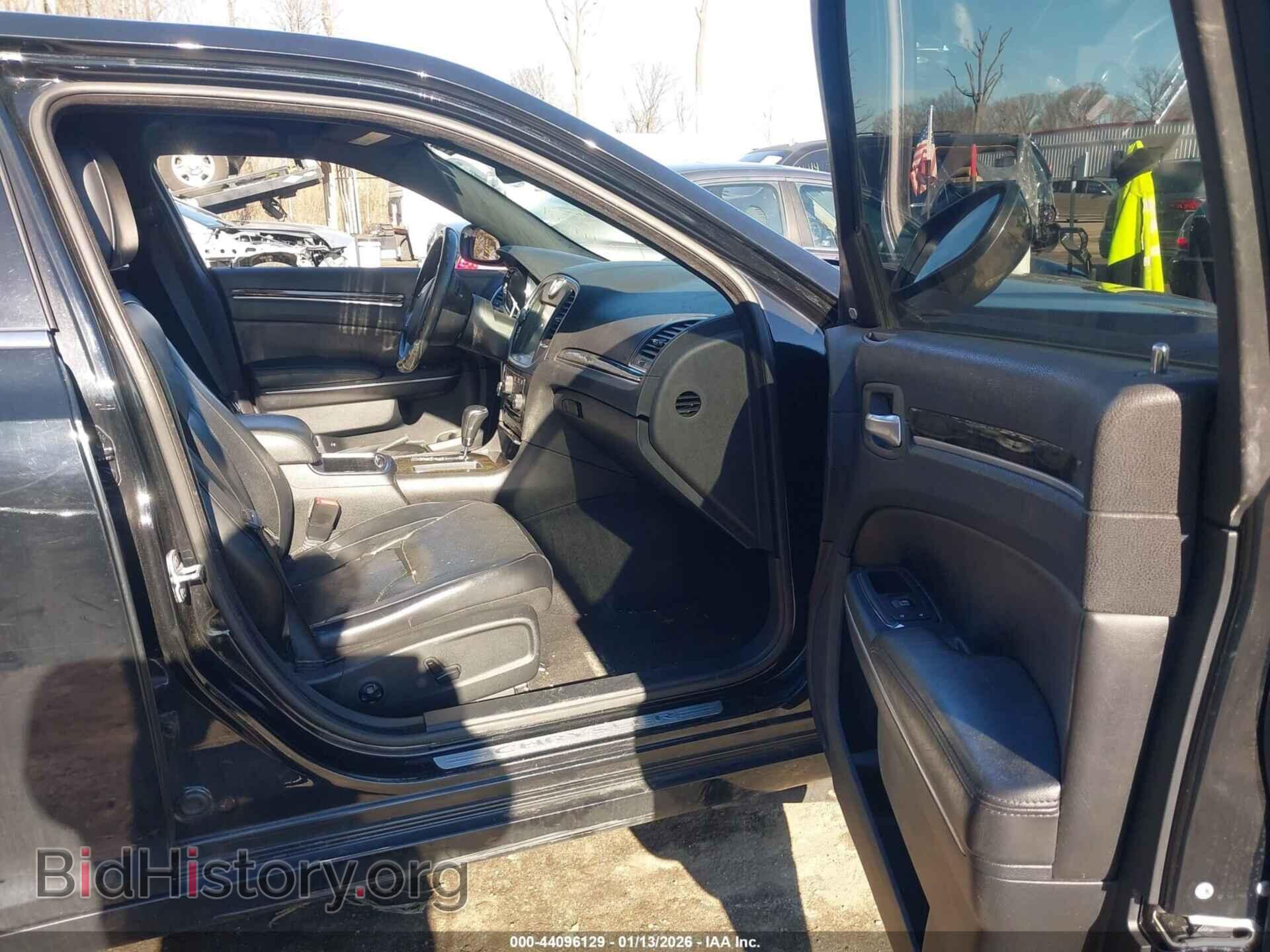 2013 CHRYSLER 300C - VIN: 2C3CCAETXDH657410 - Фото 5