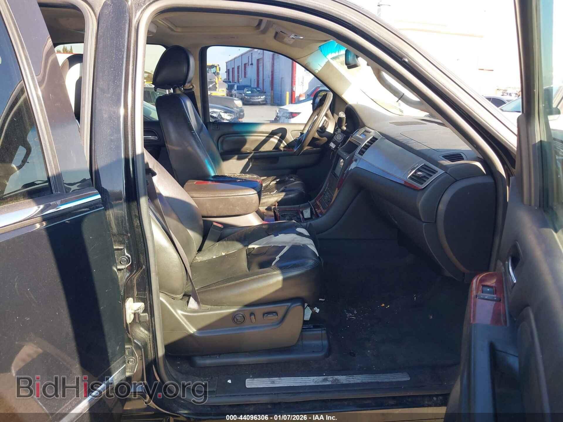 2011 CADILLAC ESCALADE ESV - VIN: 1GYS3HEF2BR217425 - Photo 5