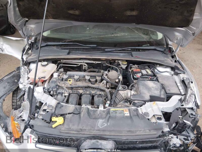 2012 Ford FOCUS (VIN 1FAHP3M25CL257160) — photo 10 of 16