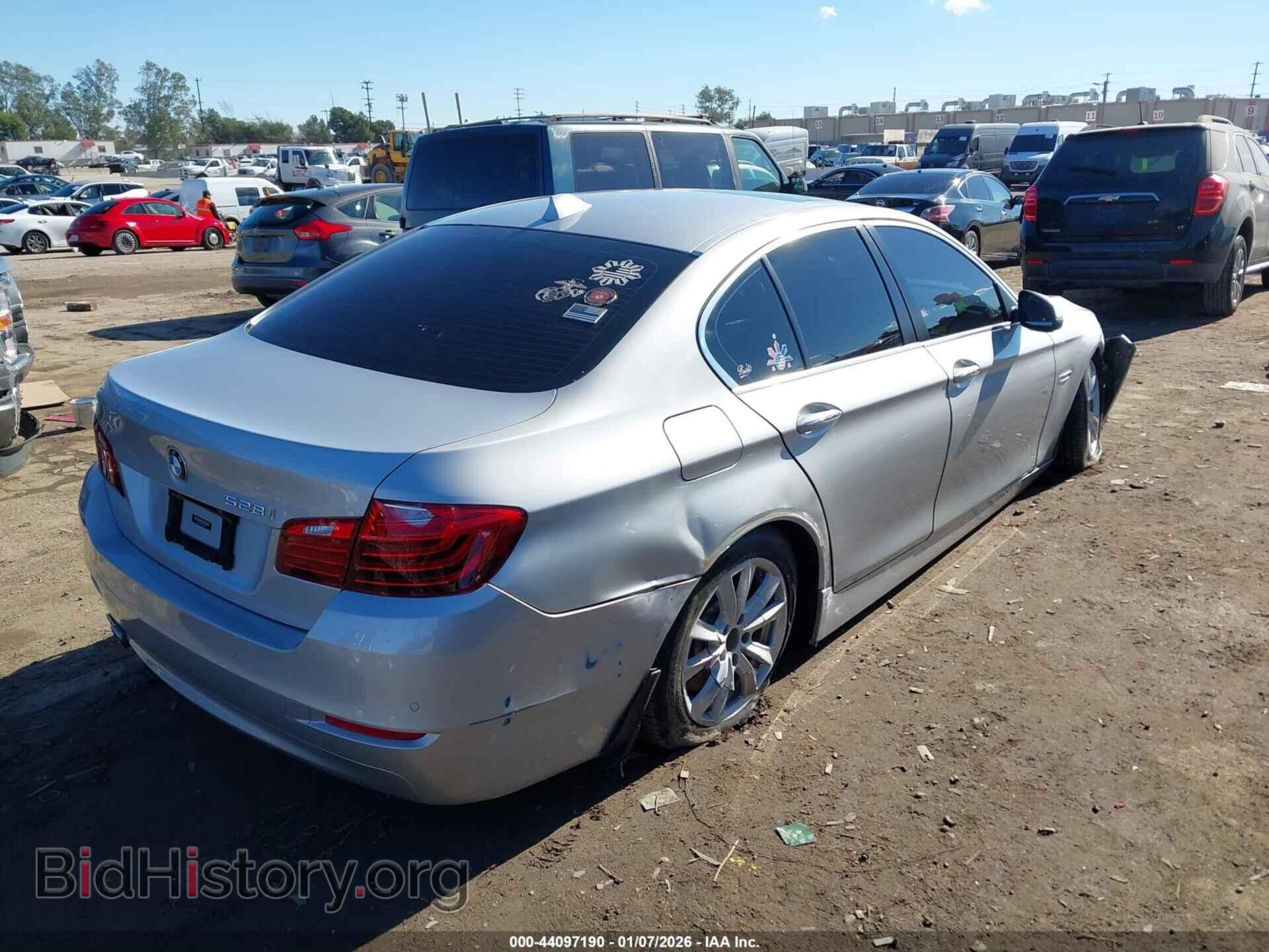 2016 BMW 528I - VIN: WBA5A5C5XGG347910 - Фото 4