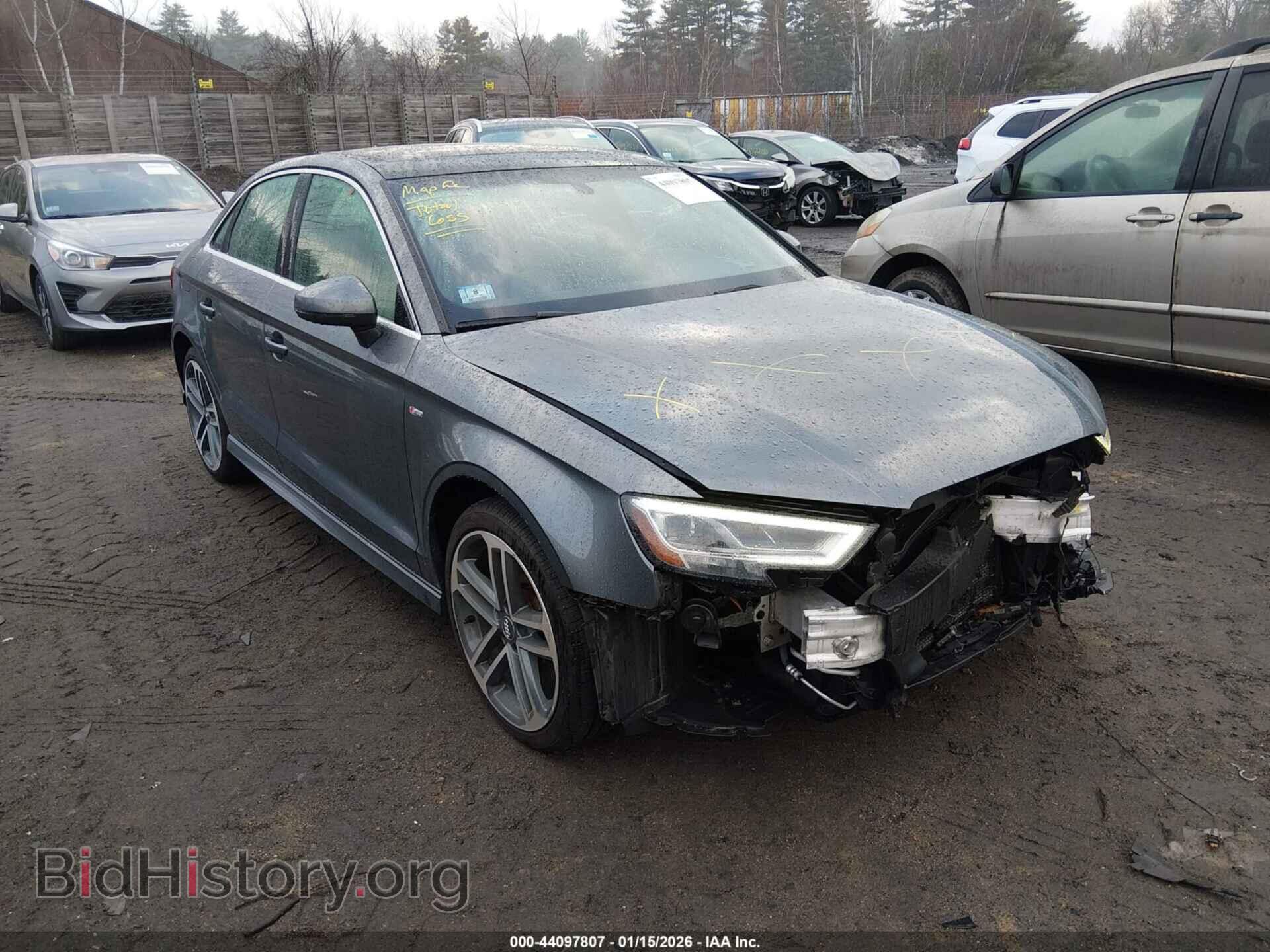 Photo WAUJ8GFF9J1066461 - AUDI A3 2018