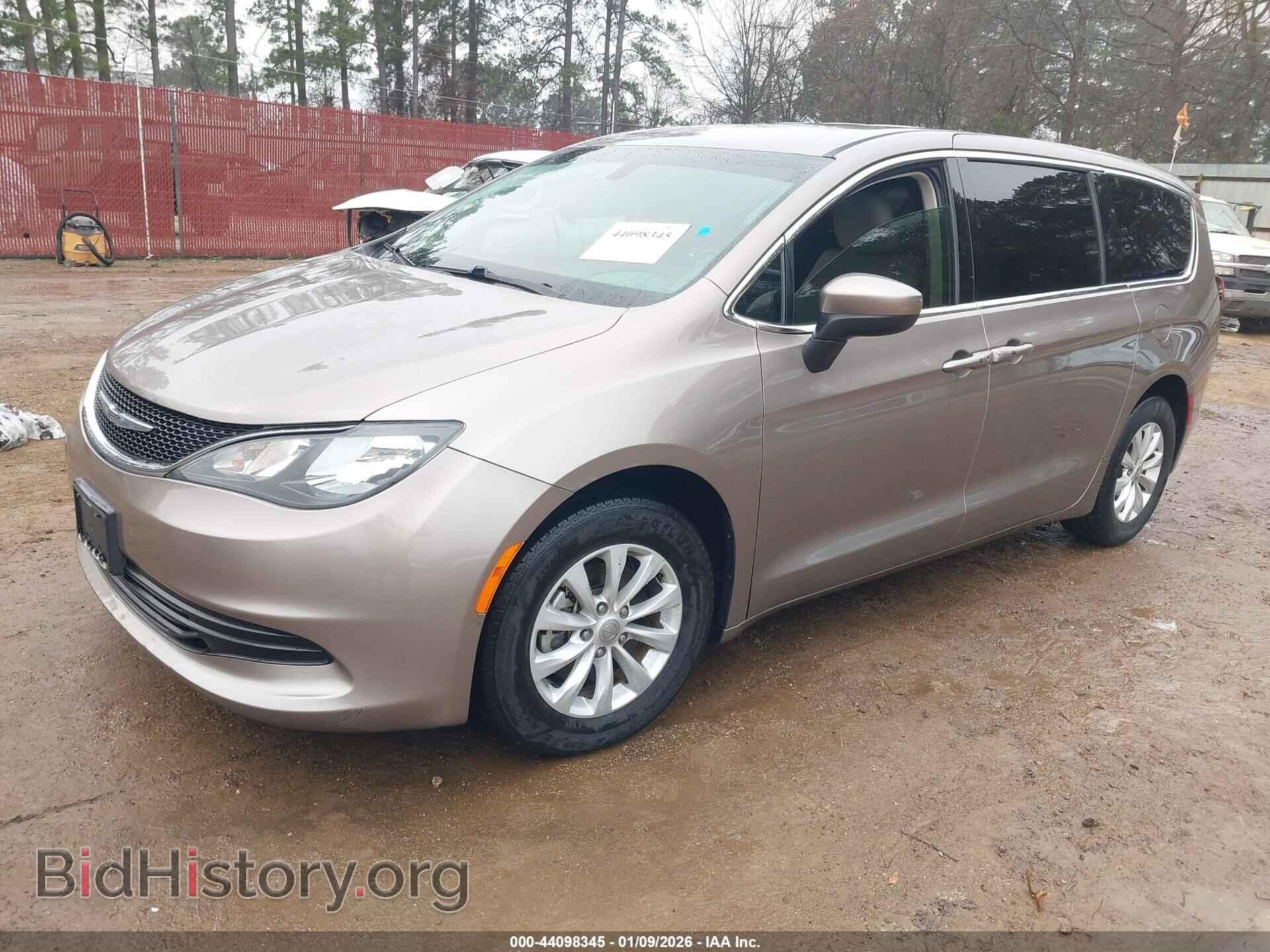 2017 CHRYSLER PACIFICA - VIN: 2C4RC1DGXHR550769 - Фото 2