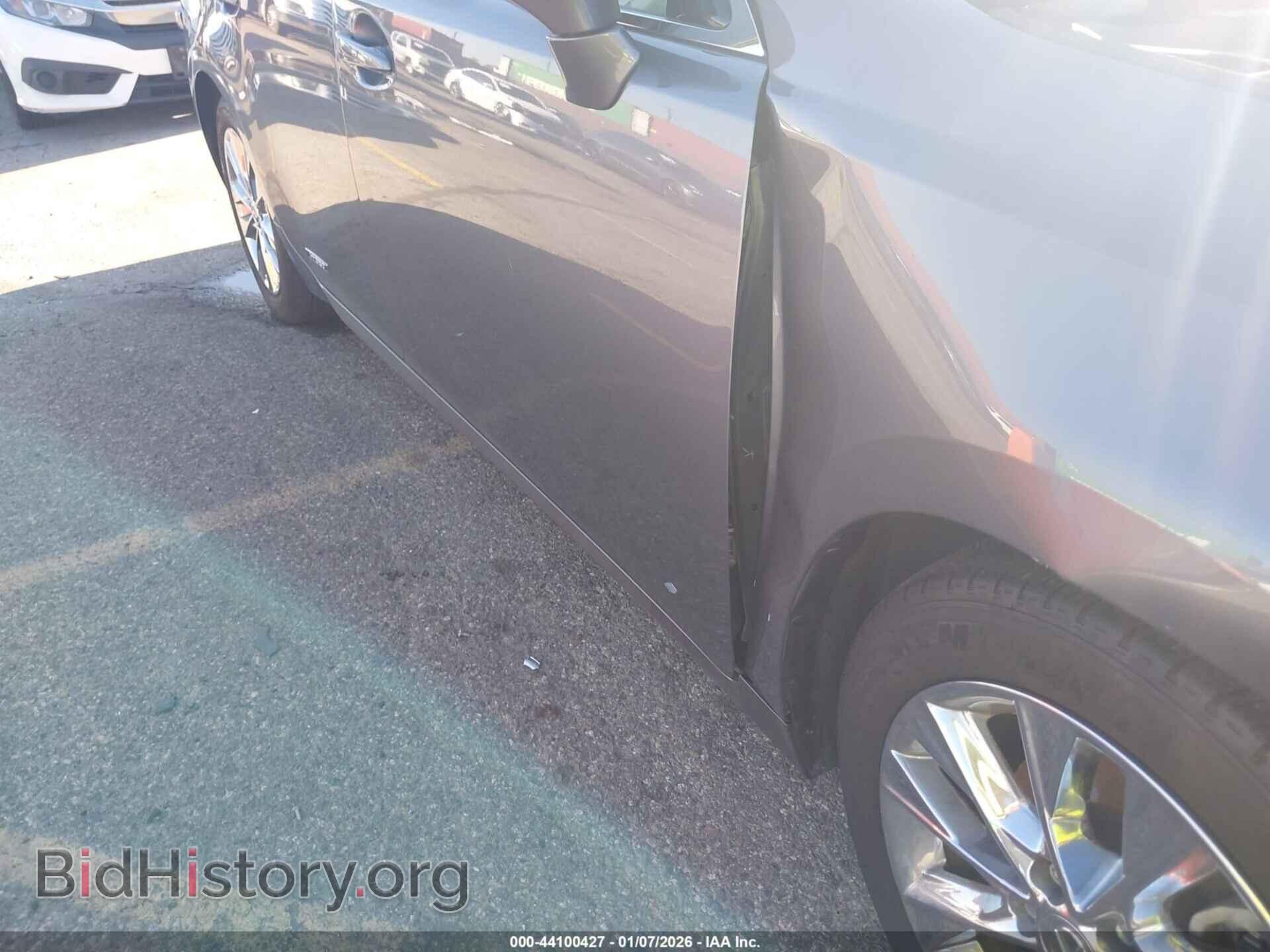 2013 LEXUS ES 300H - VIN: JTHBW1GG6D2025963 - Photo 19