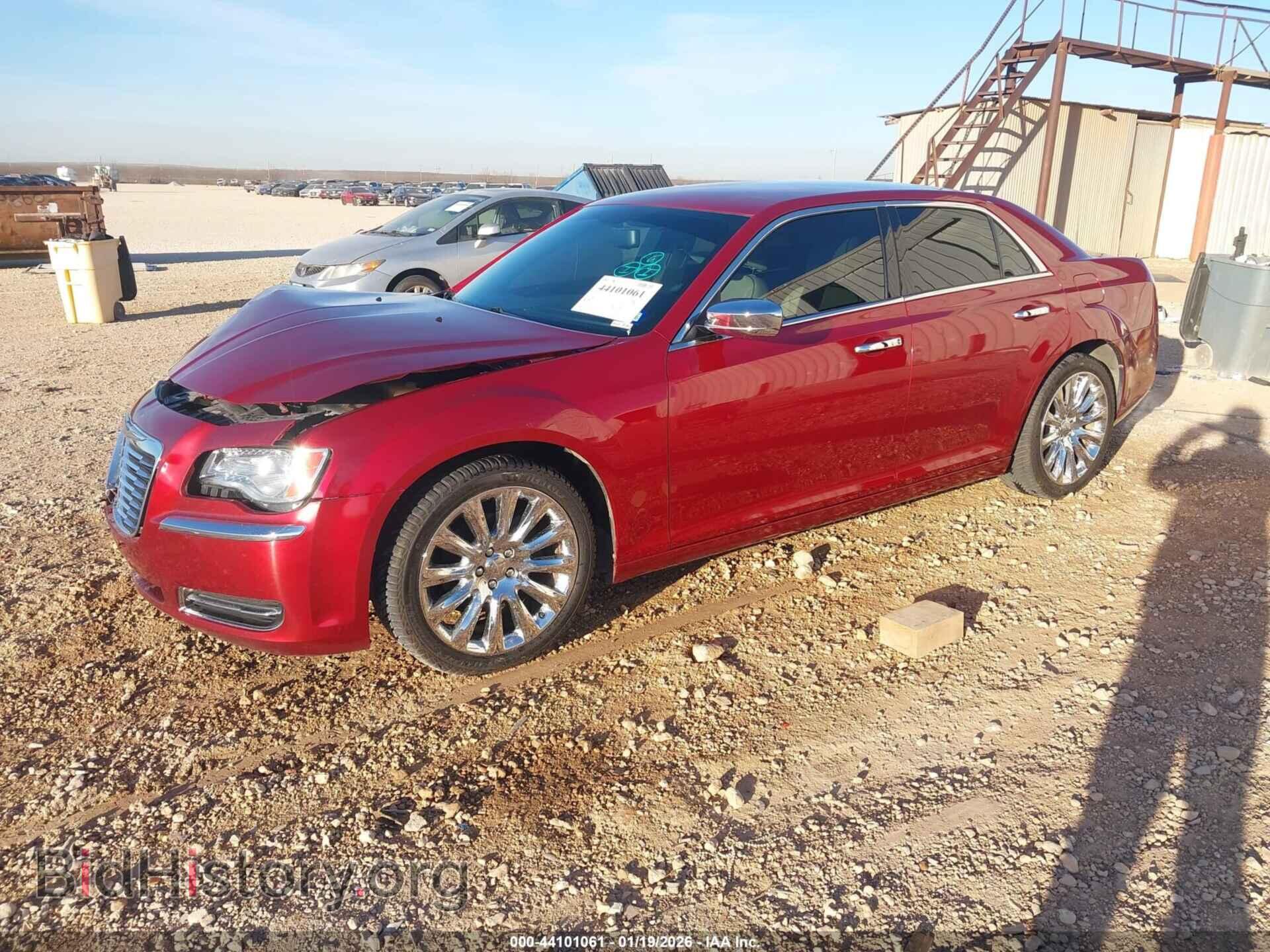 2014 CHRYSLER 300 - VIN: 2C3CCAAGXEH343198 - Фото 2