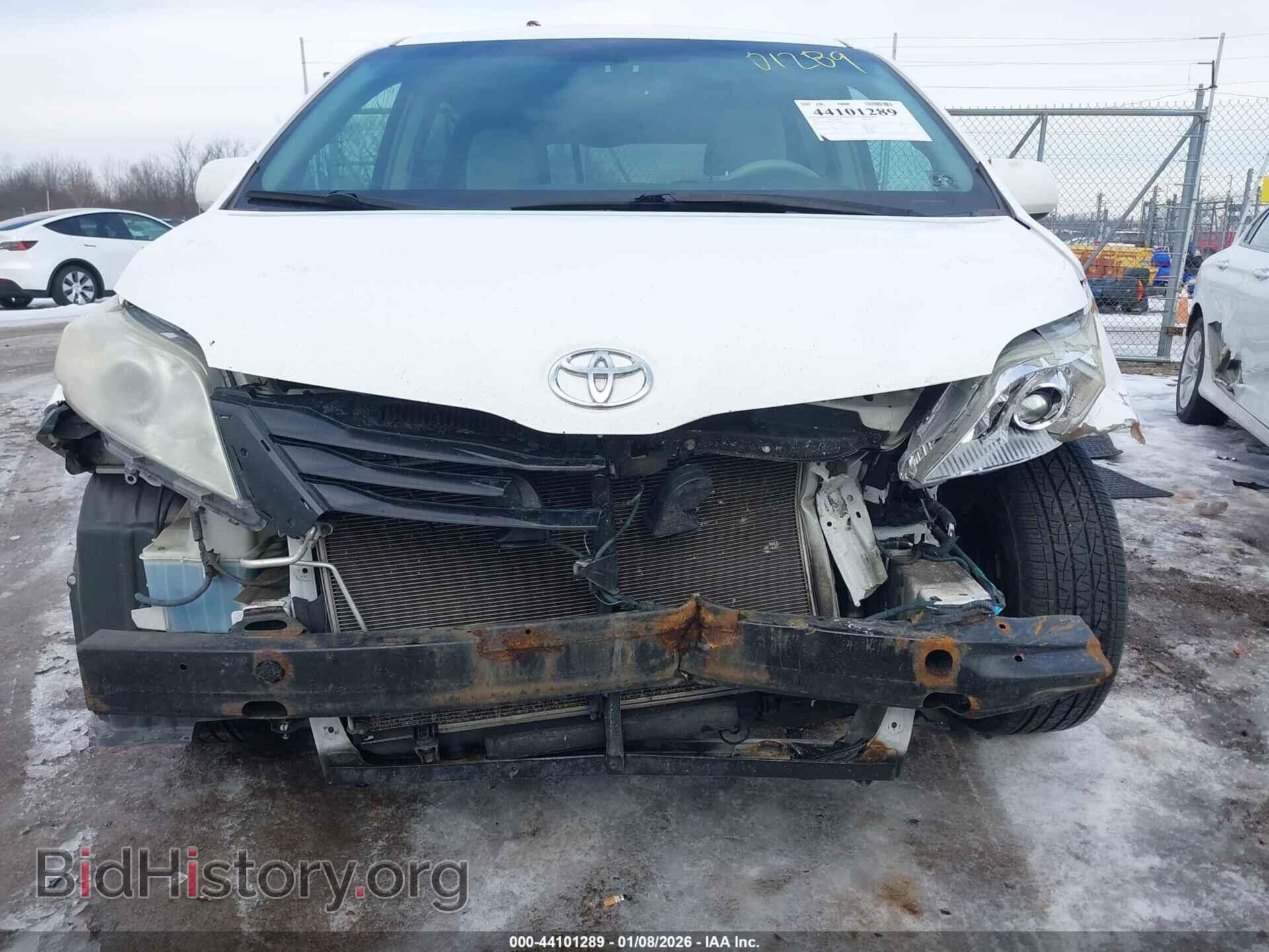 2011 TOYOTA SIENNA - VIN: 5TDKK3DC6BS067842 - Фото 13