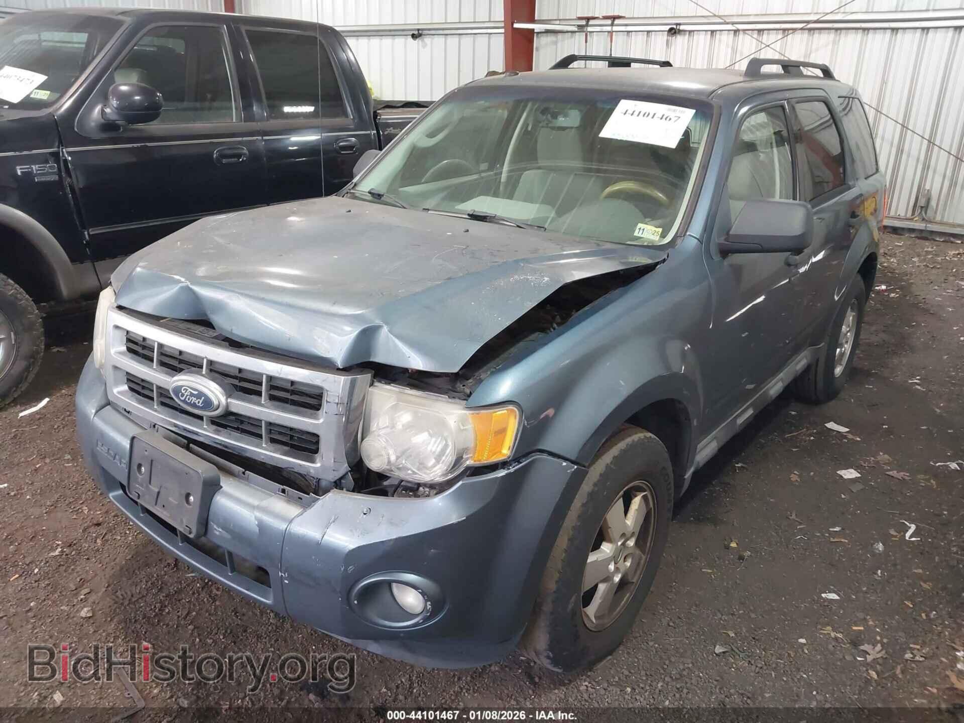 2011 FORD ESCAPE - VIN: 1FMCU0D72BKA42164 - Фото 2