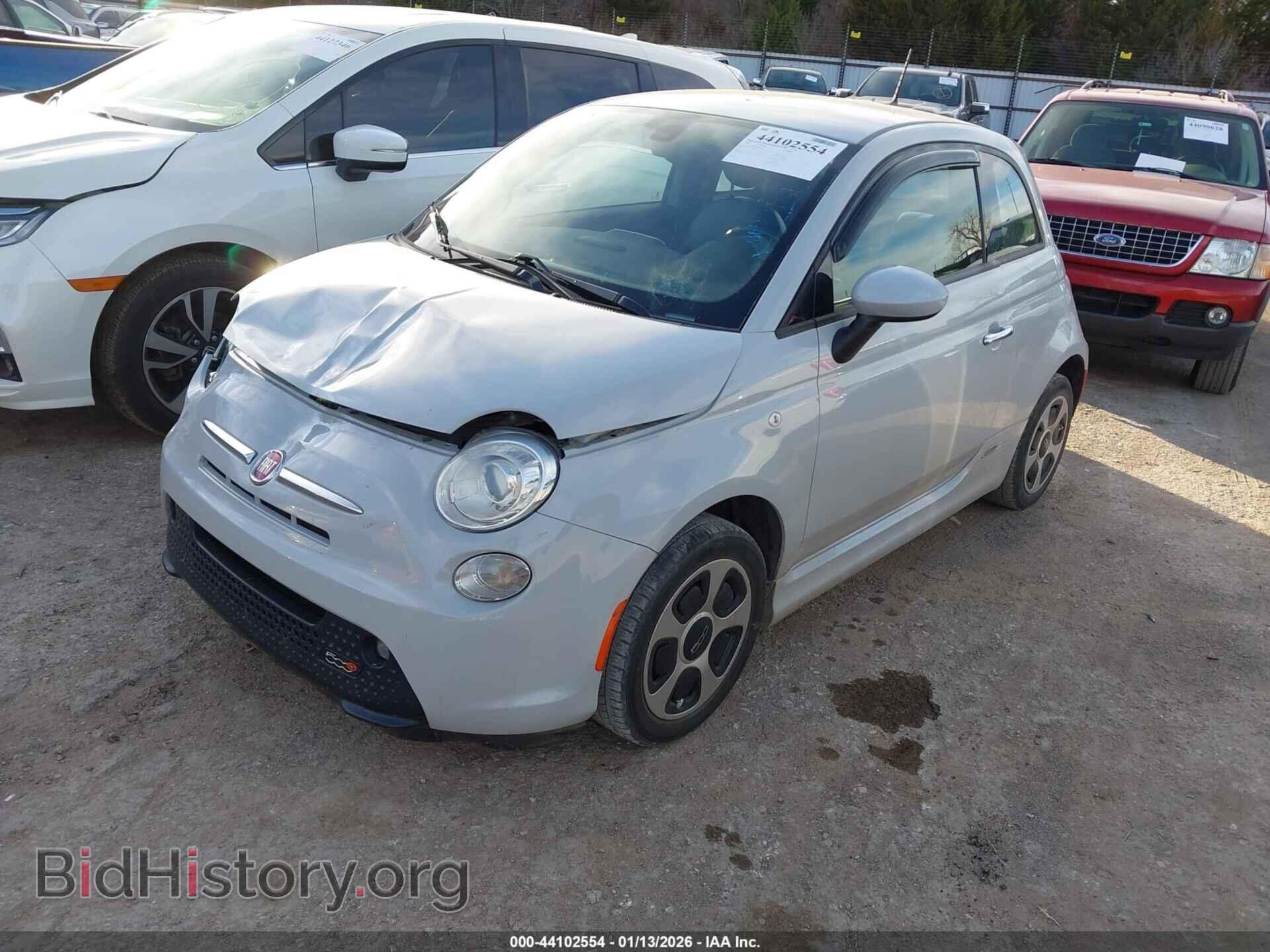 2017 FIAT 500E - VIN: 3C3CFFGE8HT530039 - Фото 2
