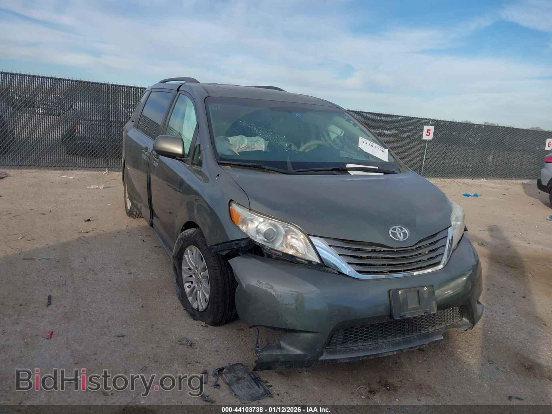 Фотография 5TDYK3DC3CS200780 - TOYOTA SIENNA 2012