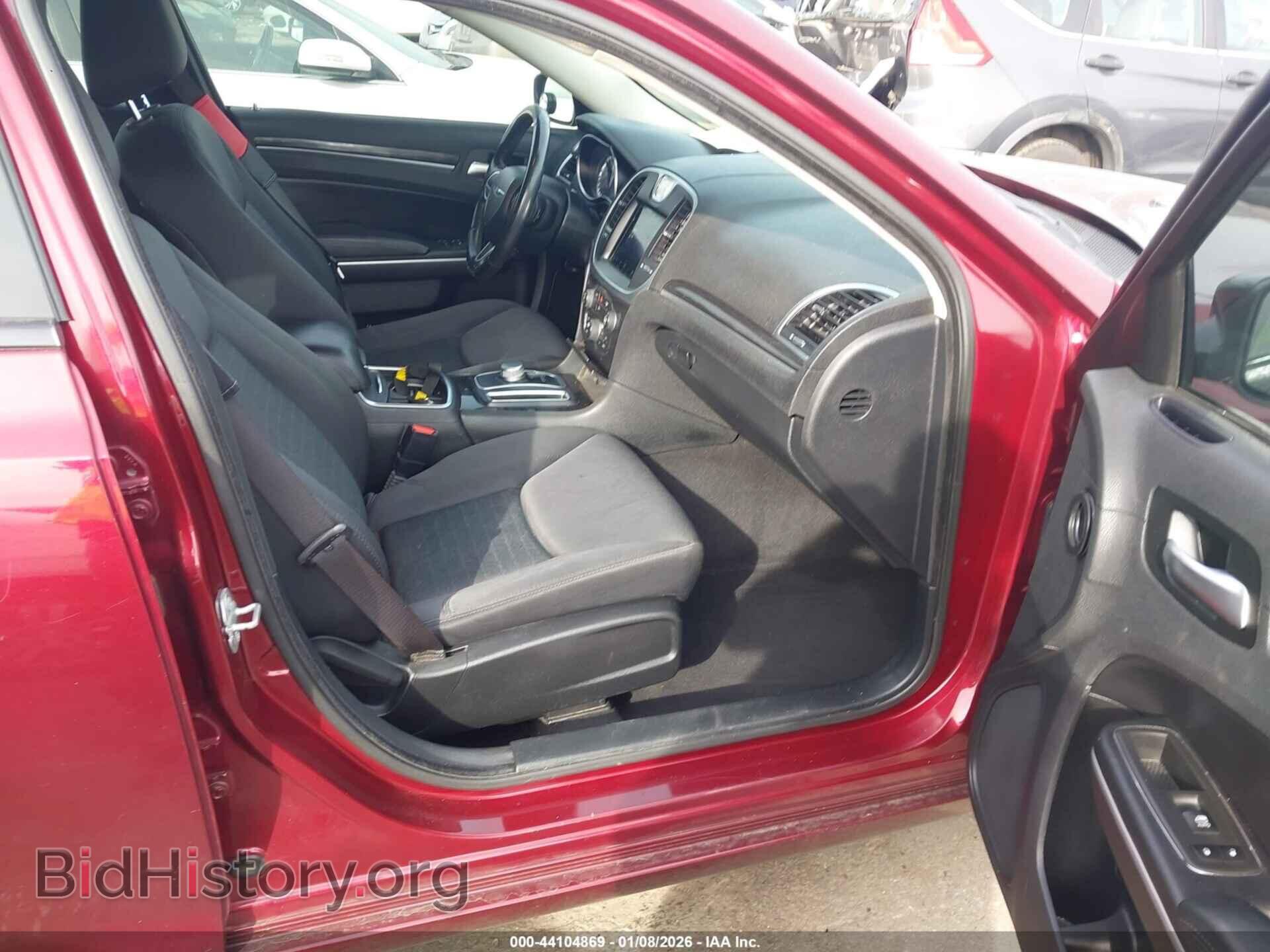 2019 CHRYSLER 300 - VIN: 2C3CCAAG8KH602119 - Фото 5