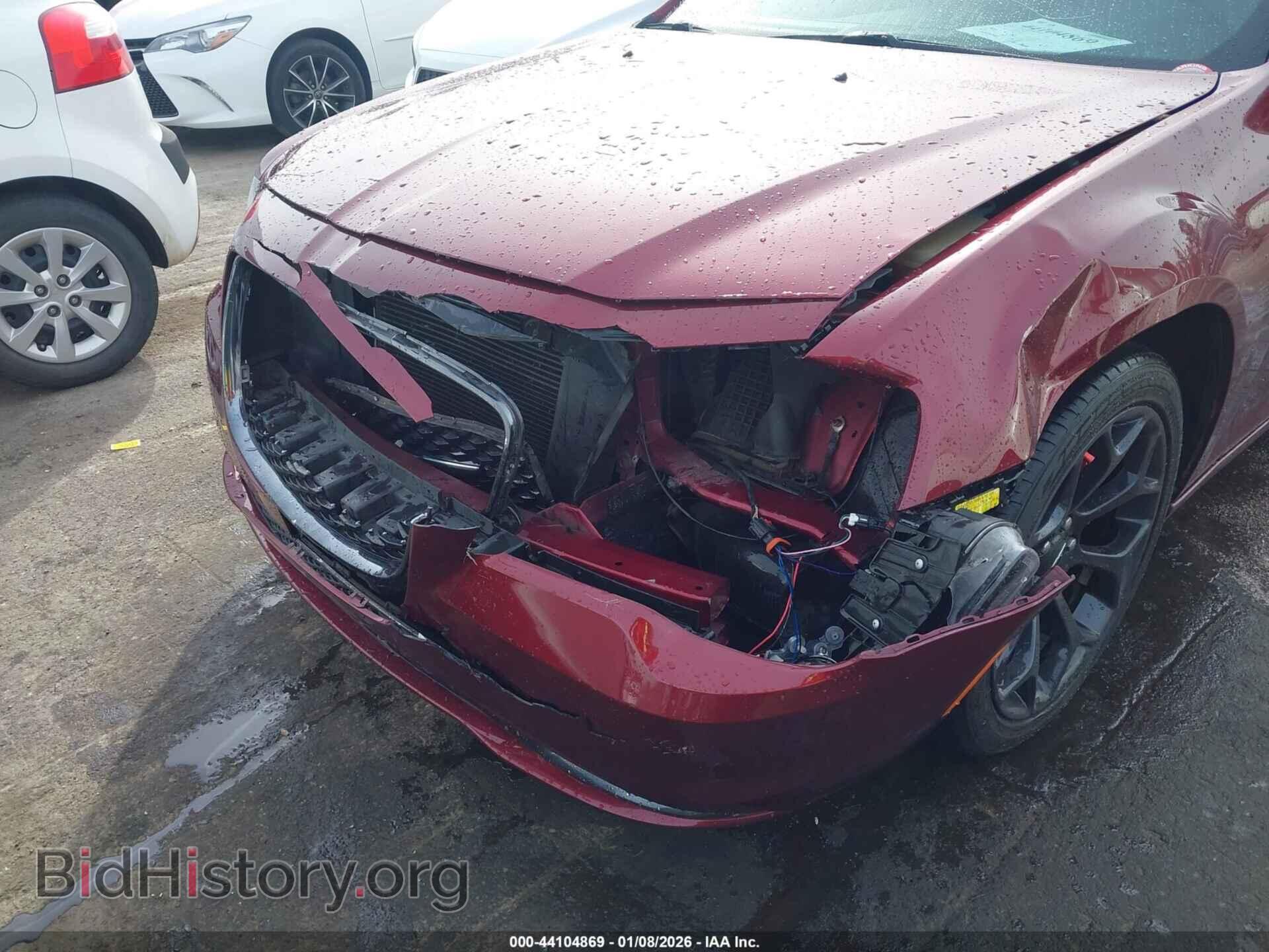2019 CHRYSLER 300 - VIN: 2C3CCAAG8KH602119 - Фото 6