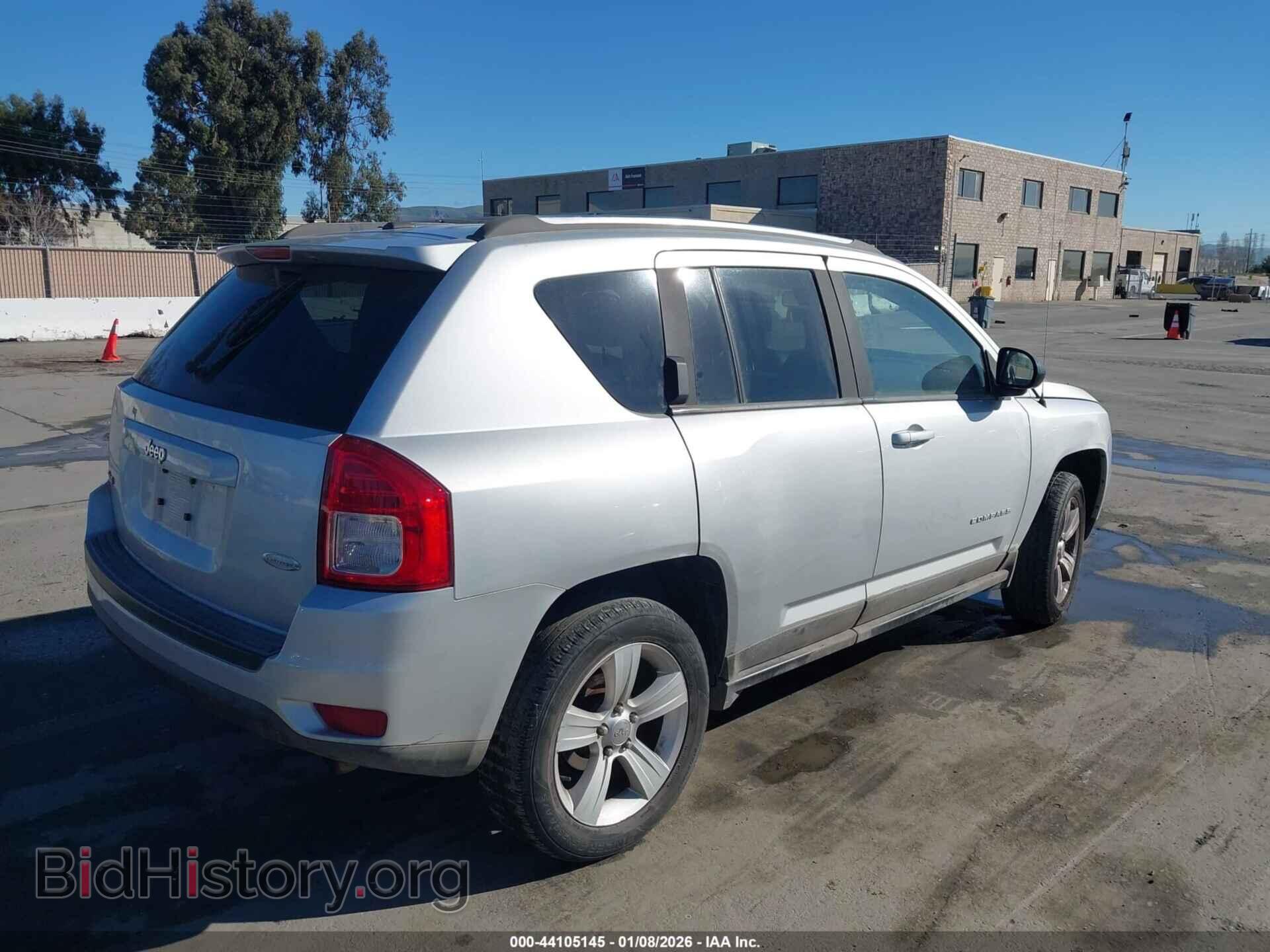 2012 JEEP COMPASS - VIN: 1C4NJDEB7CD638358 - Фото 4