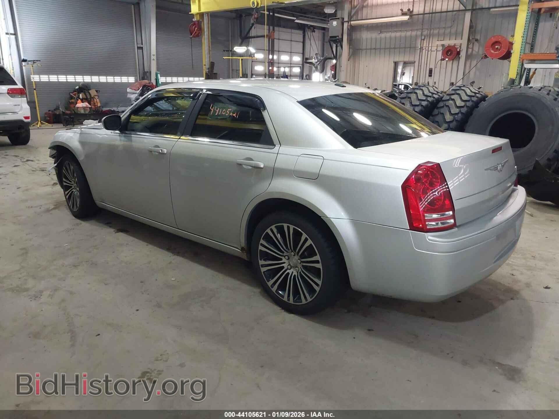 2010 CHRYSLER 300 - VIN: 2C3CA2CV4AH279712 - Фото 3