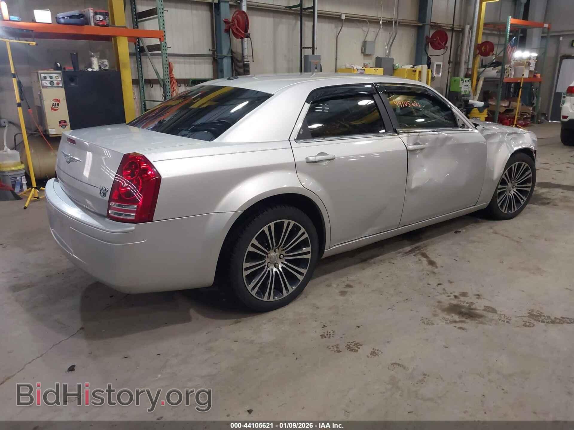 2010 CHRYSLER 300 - VIN: 2C3CA2CV4AH279712 - Фото 4
