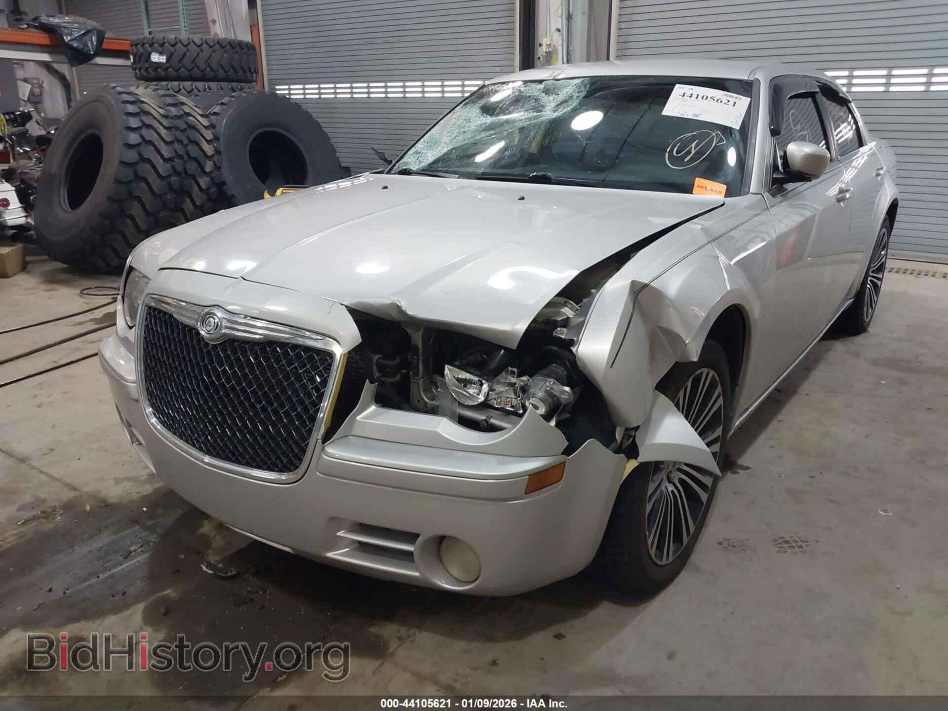 2010 CHRYSLER 300 - VIN: 2C3CA2CV4AH279712 - Фото 6