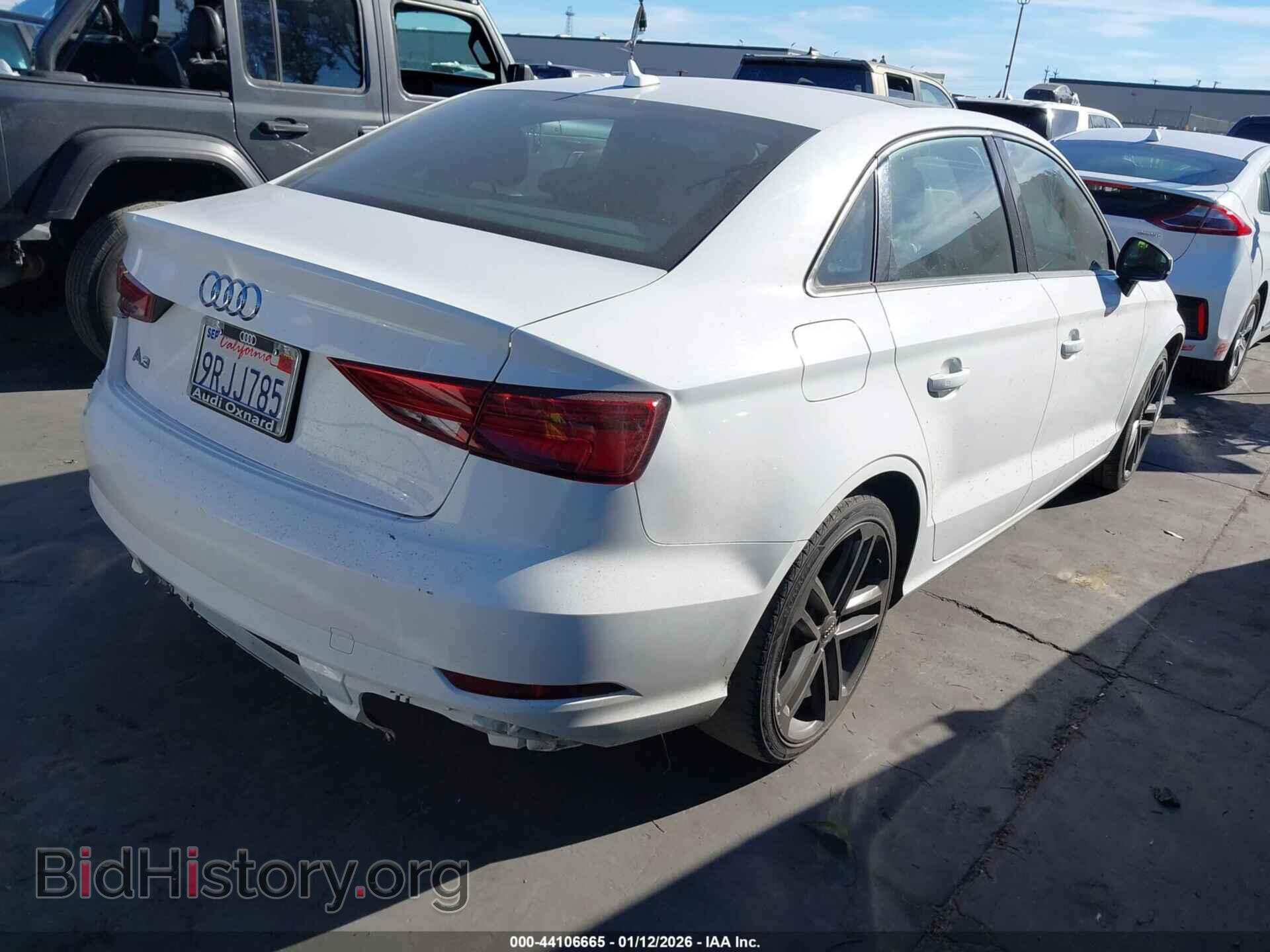 2017 AUDI A3 - VIN: WAUAUGFF0H1039462 - Фото 4