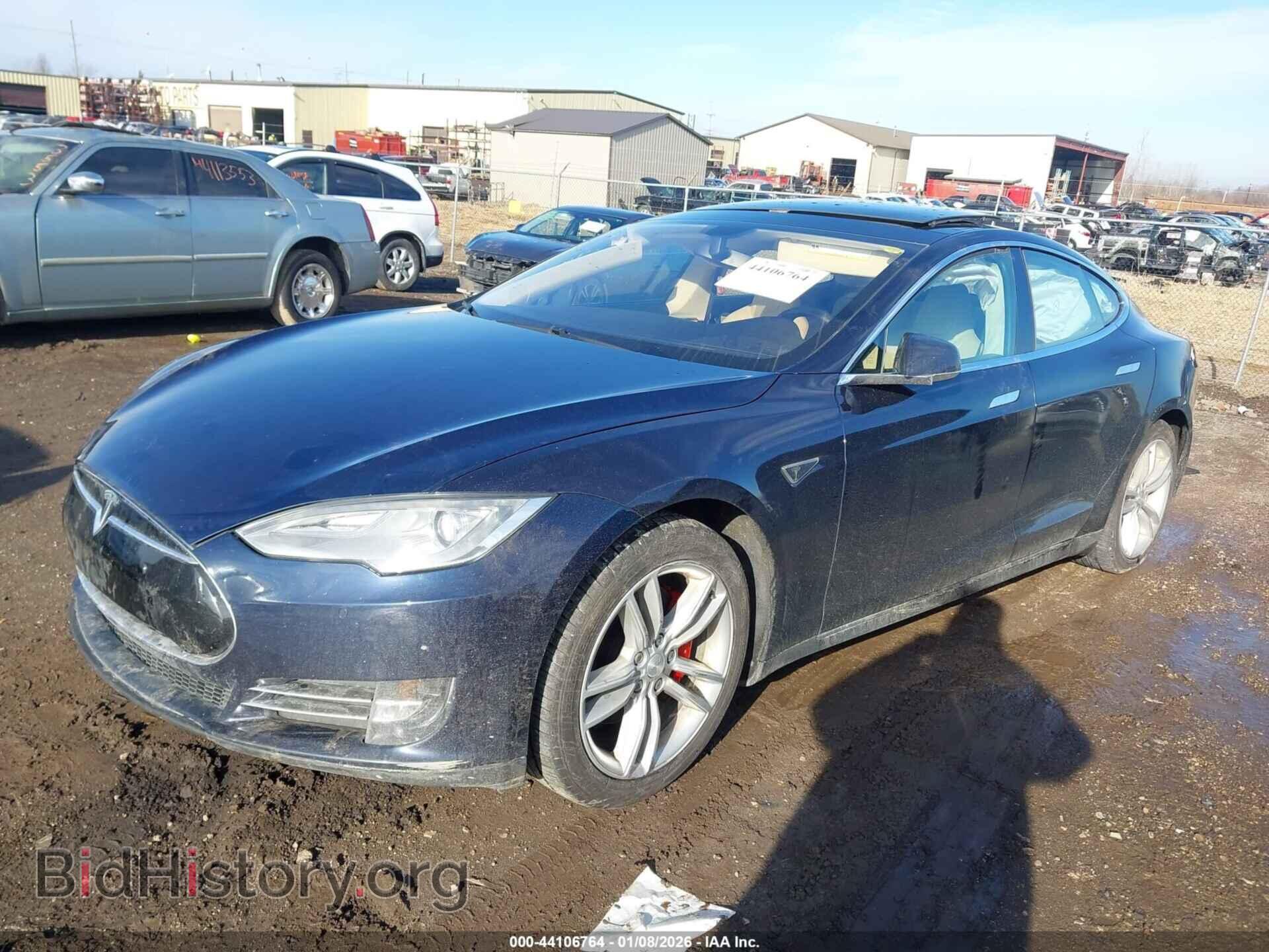 2014 TESLA MODEL S - VIN: 5YJSA1H11EFP50282 - Фото 2