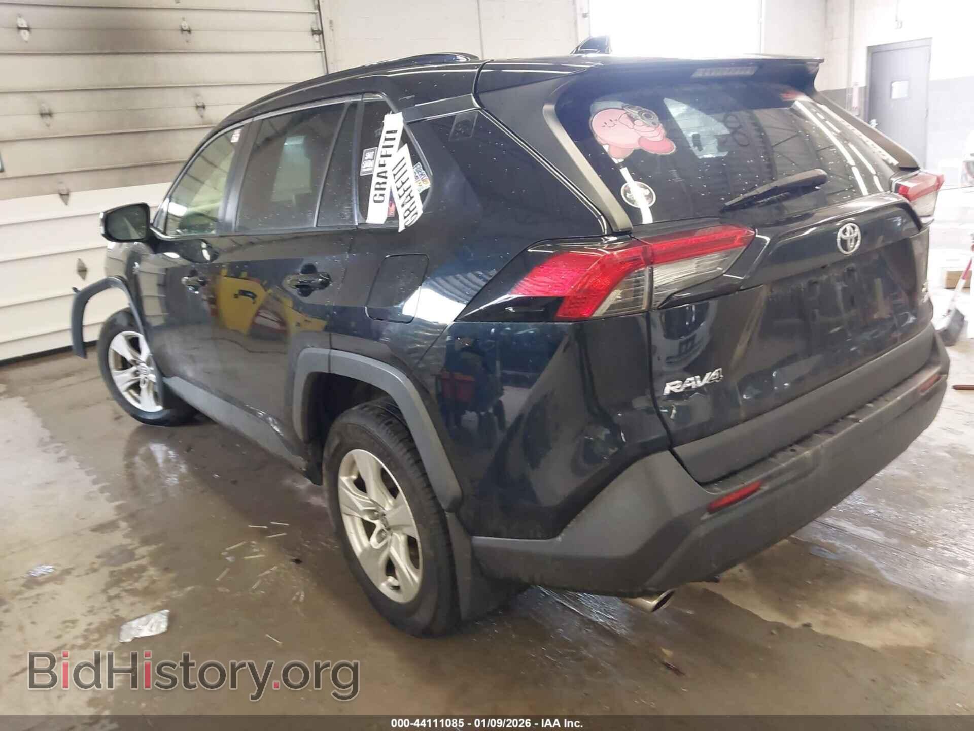 2019 TOYOTA RAV4 - VIN: JTMP1RFV8KD044228 - Фото 3