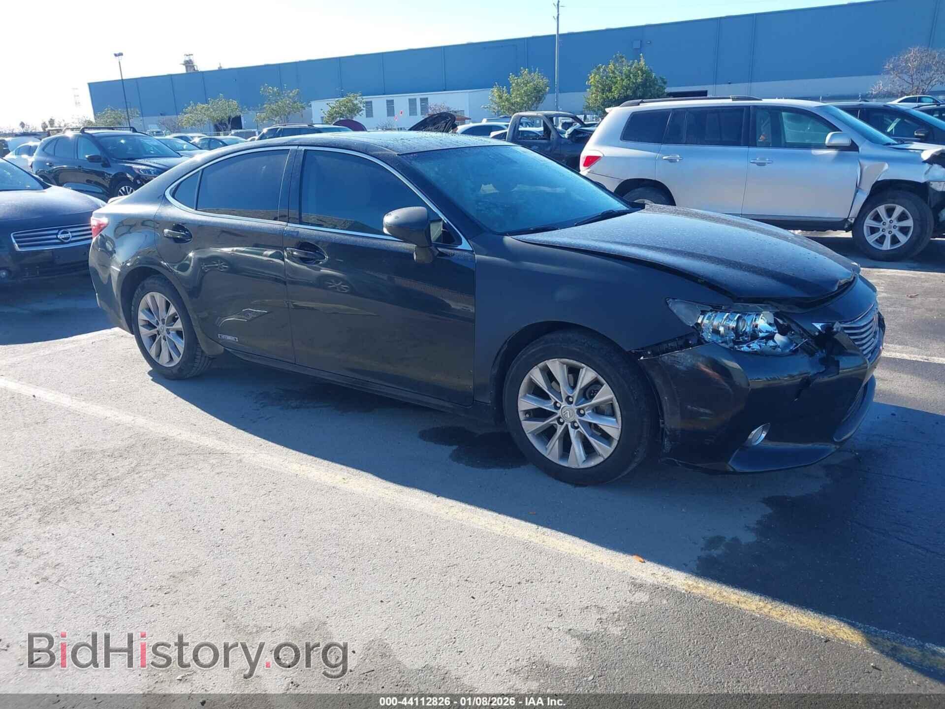 Фотография JTHBW1GG7D2019296 - LEXUS ES 300H 2013