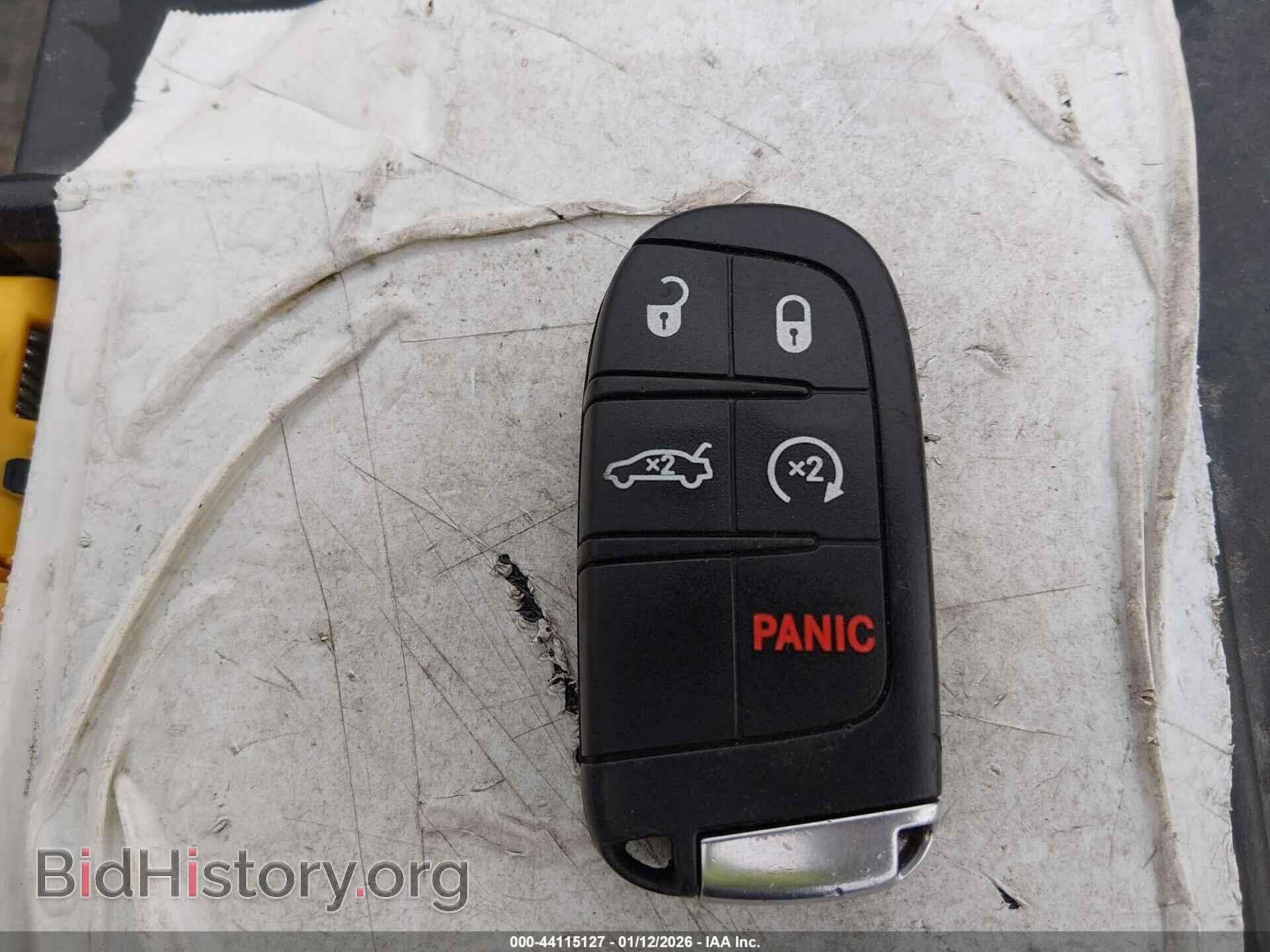 2018 CHRYSLER 300 - VIN: 2C3CCAEG4JH269927 - Фото 11