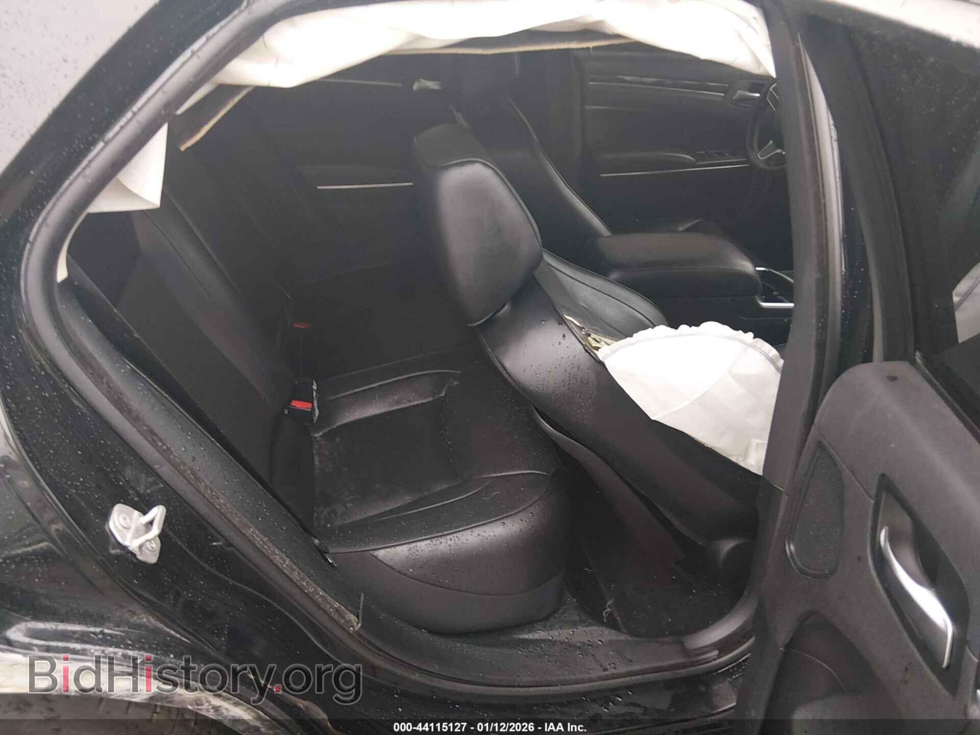 2018 CHRYSLER 300 - VIN: 2C3CCAEG4JH269927 - Фото 8