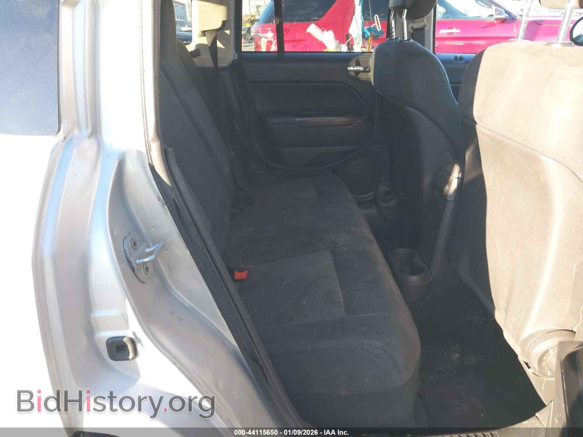 2011 JEEP COMPASS - VIN: 1J4NT1FA6BD248715 - Photo 8