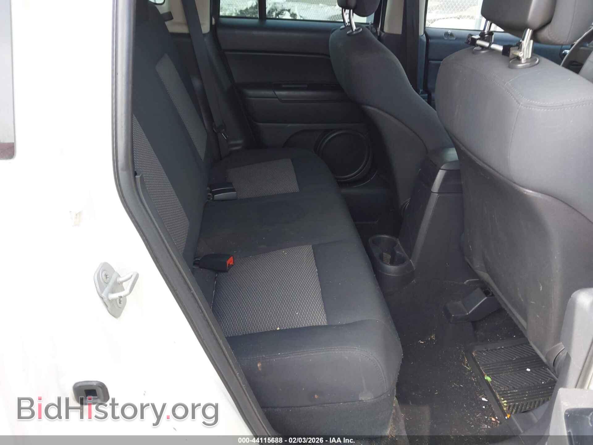 2010 JEEP COMPASS - VIN: 1J4NT4FBXAD553465 - Фото 8