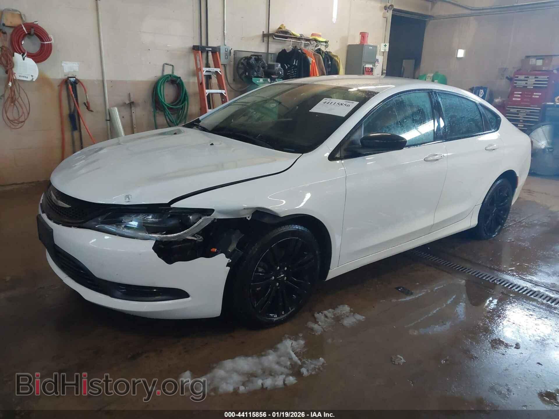 2017 CHRYSLER 200 - VIN: 1C3CCCFB8HN509495 - Фото 2