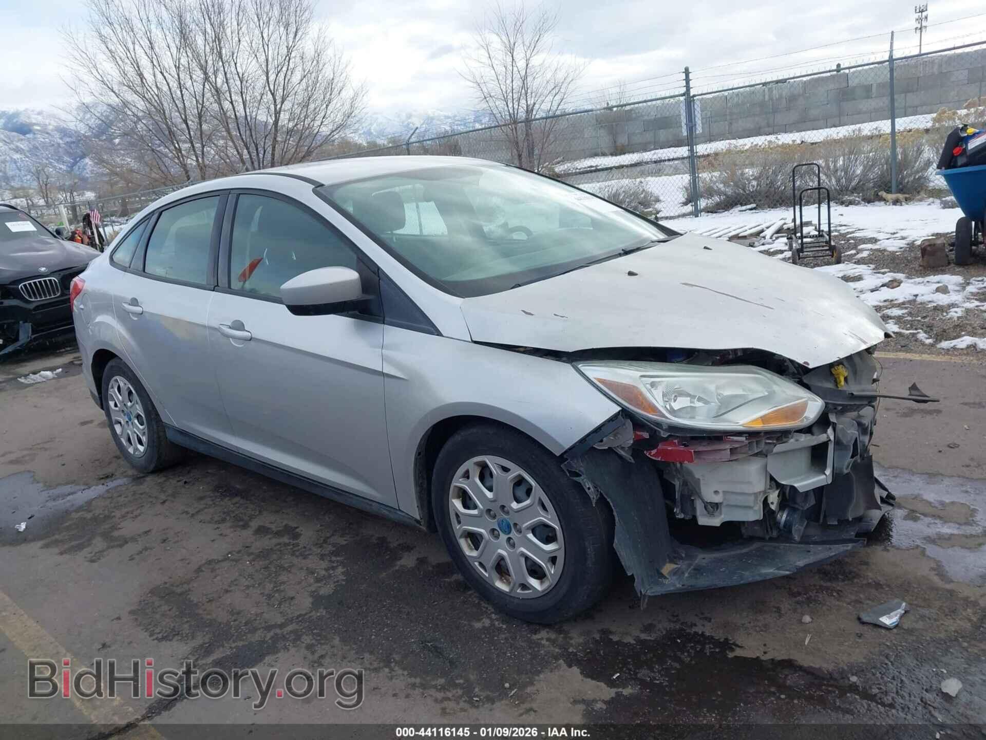 Photo 1FAHP3F26CL106812 - FORD FOCUS 2012