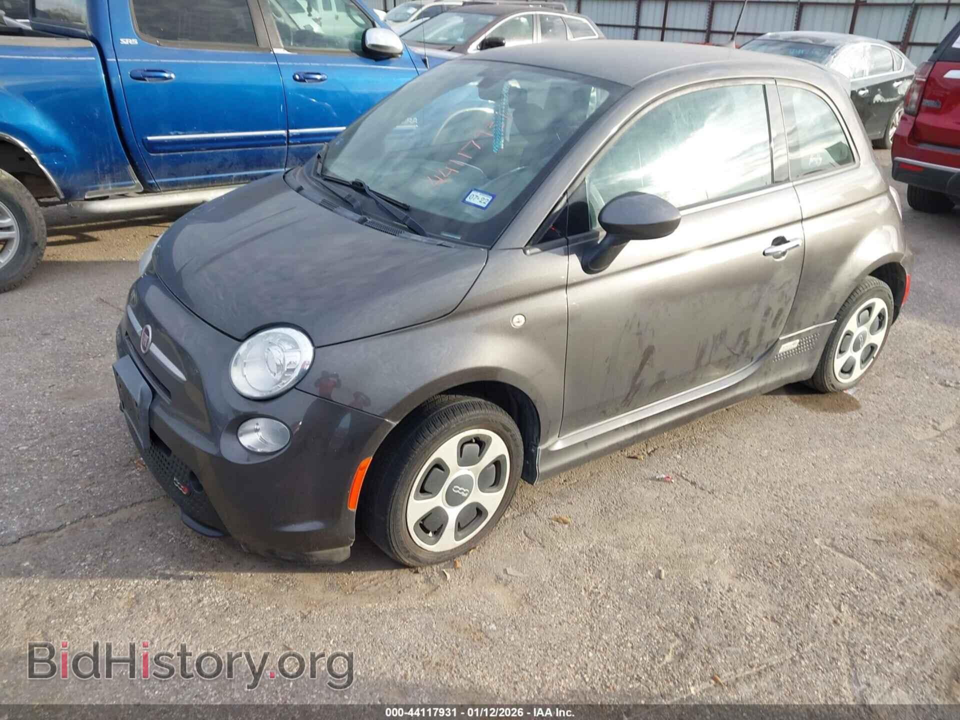 2017 FIAT 500E - VIN: 3C3CFFGE1HT547880 - Фото 2