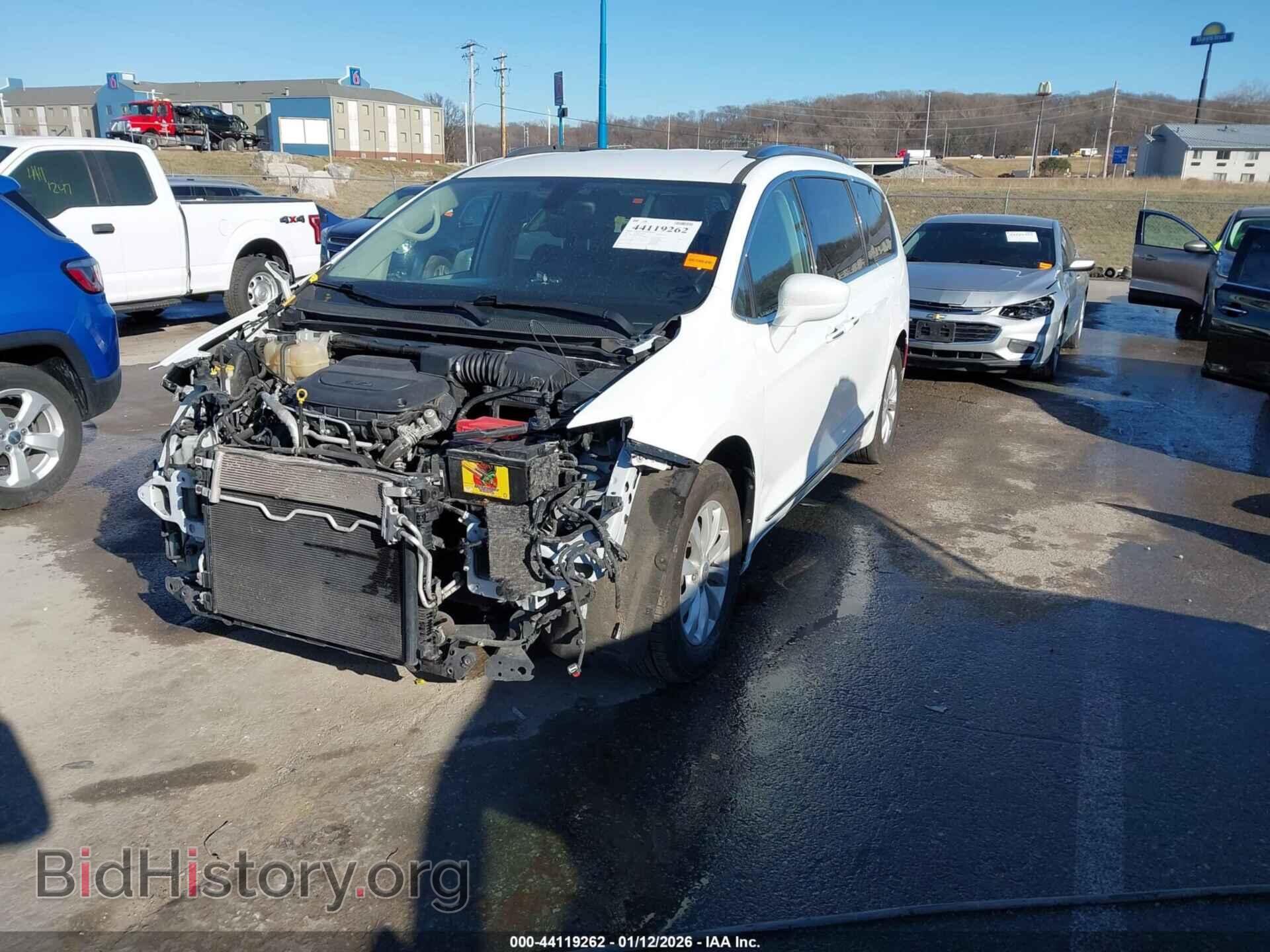 2019 CHRYSLER PACIFICA - VIN: 2C4RC1BG3KR700571 - Photo 2