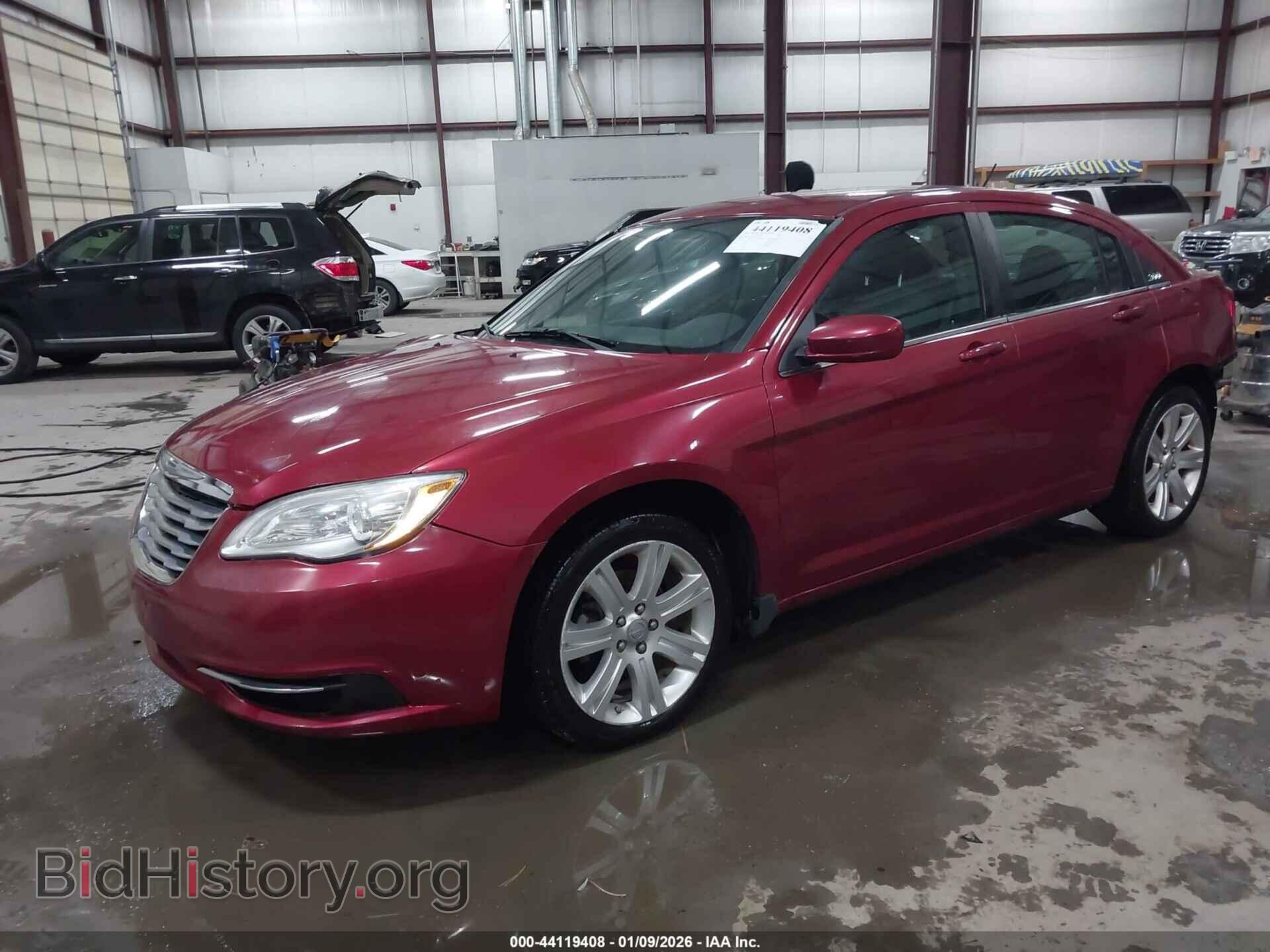2013 CHRYSLER 200 - VIN: 1C3CCBBB3DN596197 - Фото 2
