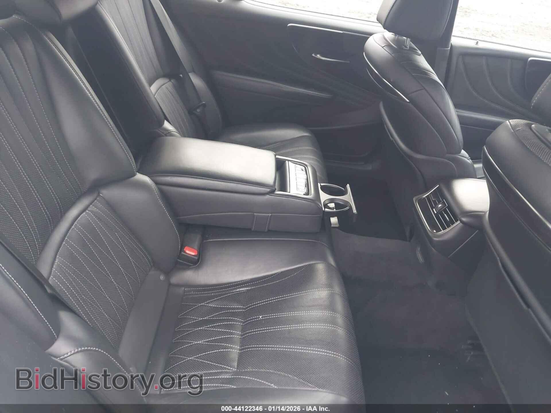 2018 LEXUS LS 500 - VIN: JTHC51FF2J5002383 - Photo 8