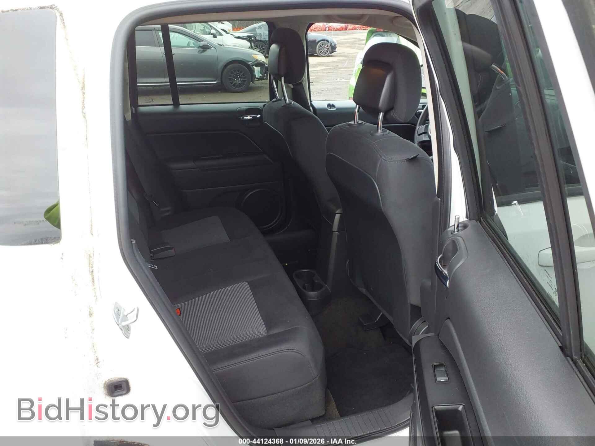 2014 JEEP COMPASS - VIN: 1C4NJDBB0ED621781 - Фото 8