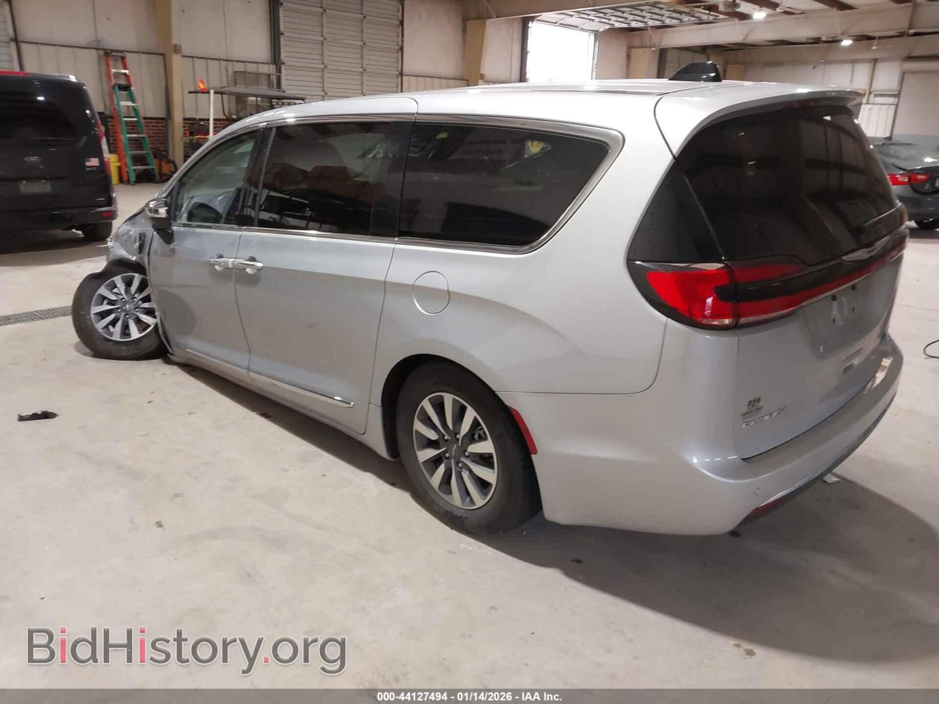 2023 CHRYSLER PACIFICA - VIN: 2C4RC1S7XPR626167 - Фото 3