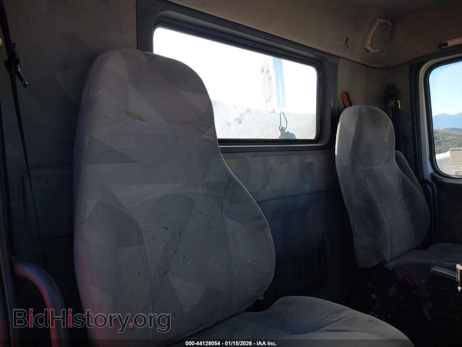 2012 VOLVO VN - VIN: 4V4NC9EH0CN532456 - Фото 6