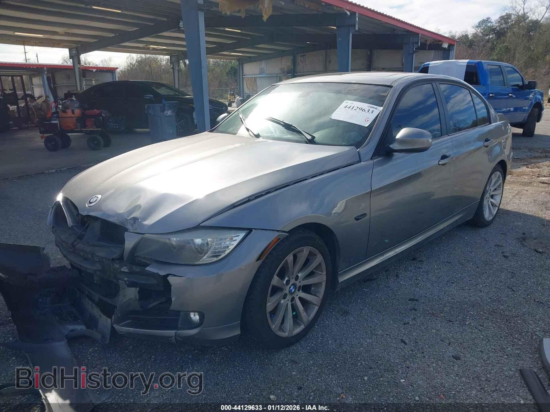 2011 BMW 328I - VIN: WBAPH7C59BE683696 - Фото 2