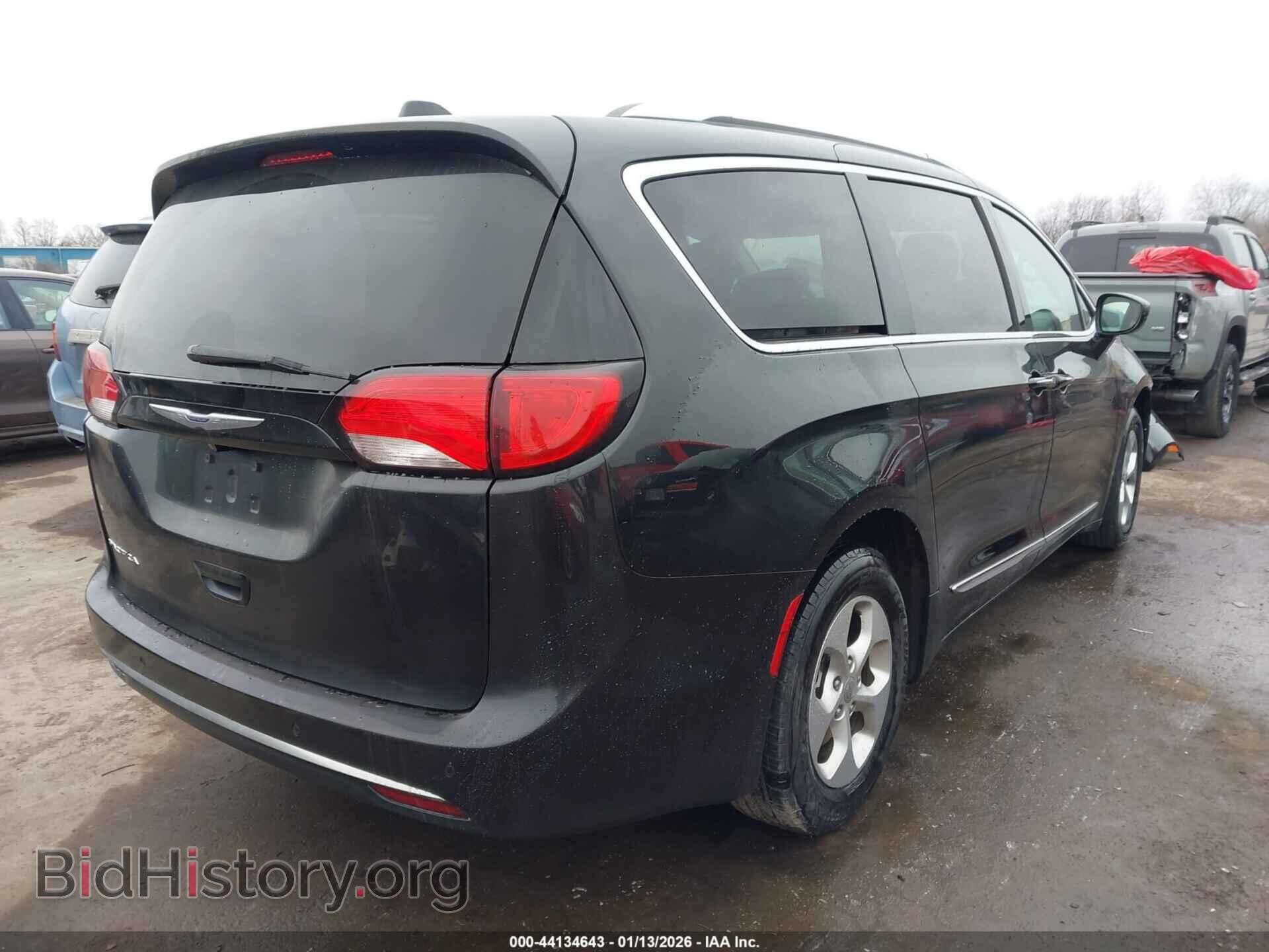 2017 CHRYSLER PACIFICA - VIN: 2C4RC1EG8HR727320 - Photo 4