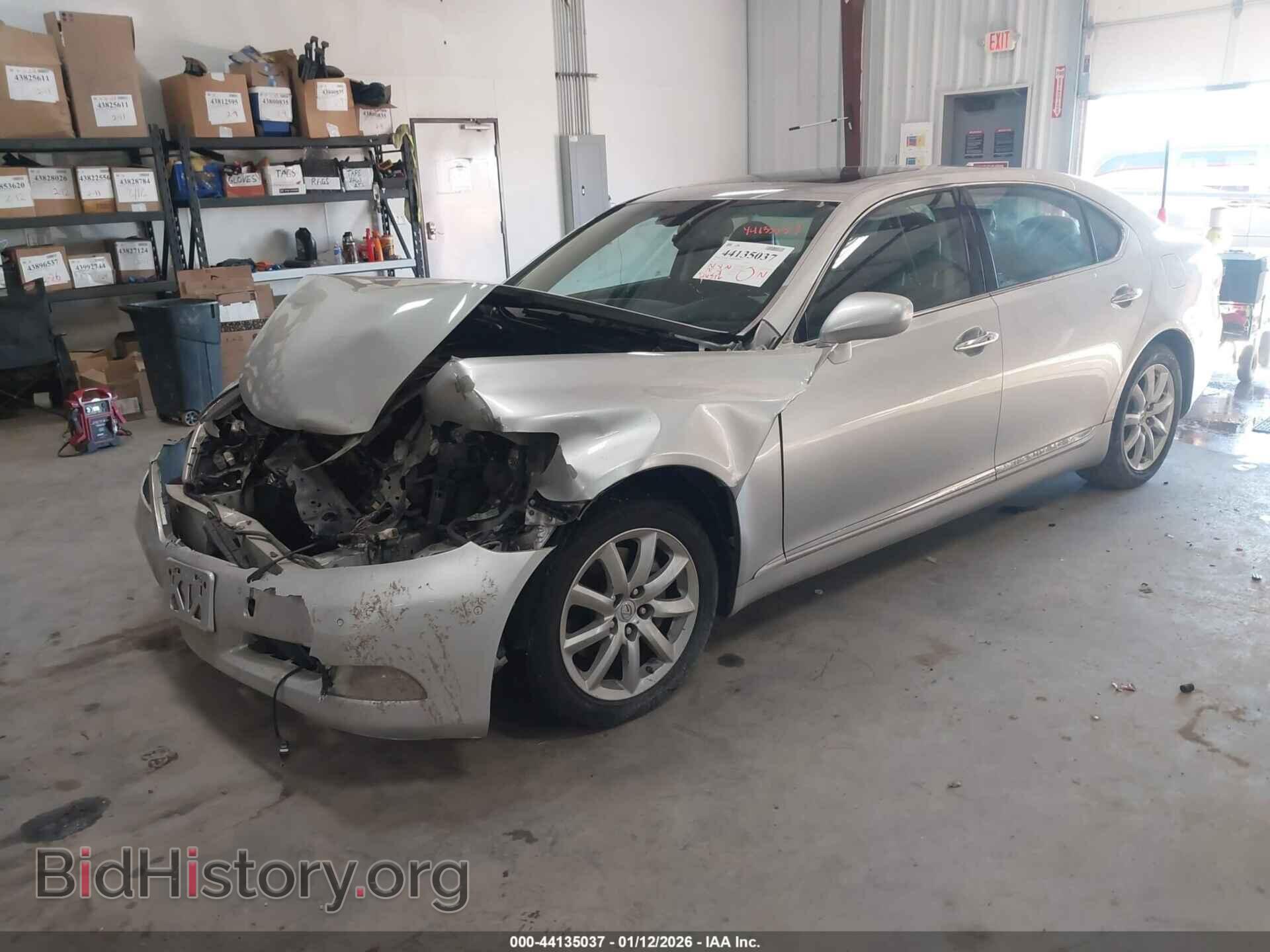 2007 LEXUS LS 460 - VIN: JTHGL46F775000680 - Photo 2