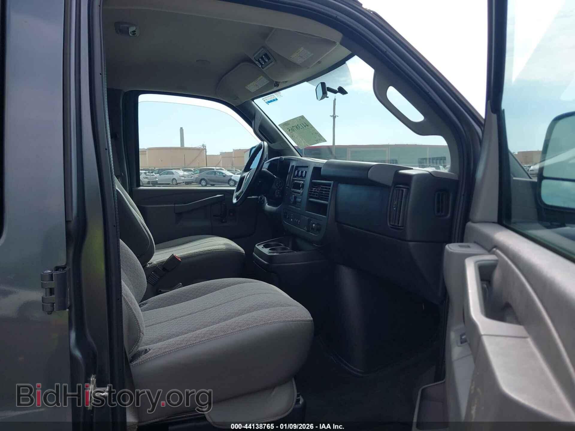 2017 CHEVROLET EXPRESS 3500 - VIN: 1GAZGPFF6H1101470 - Фото 5