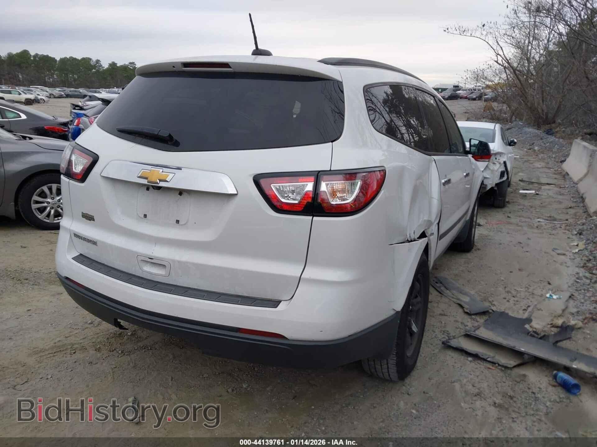 2017 CHEVROLET TRAVERSE - VIN: 1GNKRFED3HJ249256 - Фото 4