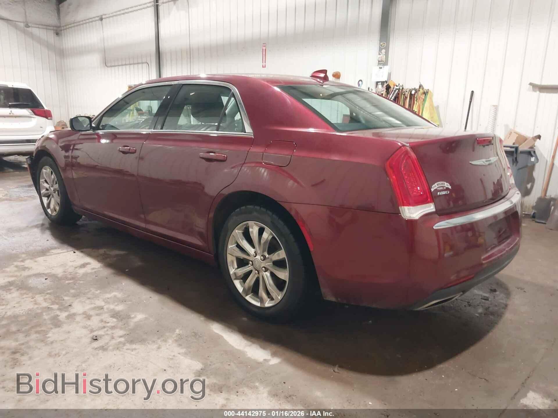2017 CHRYSLER 300 - VIN: 2C3CCARG7HH526986 - Фото 3