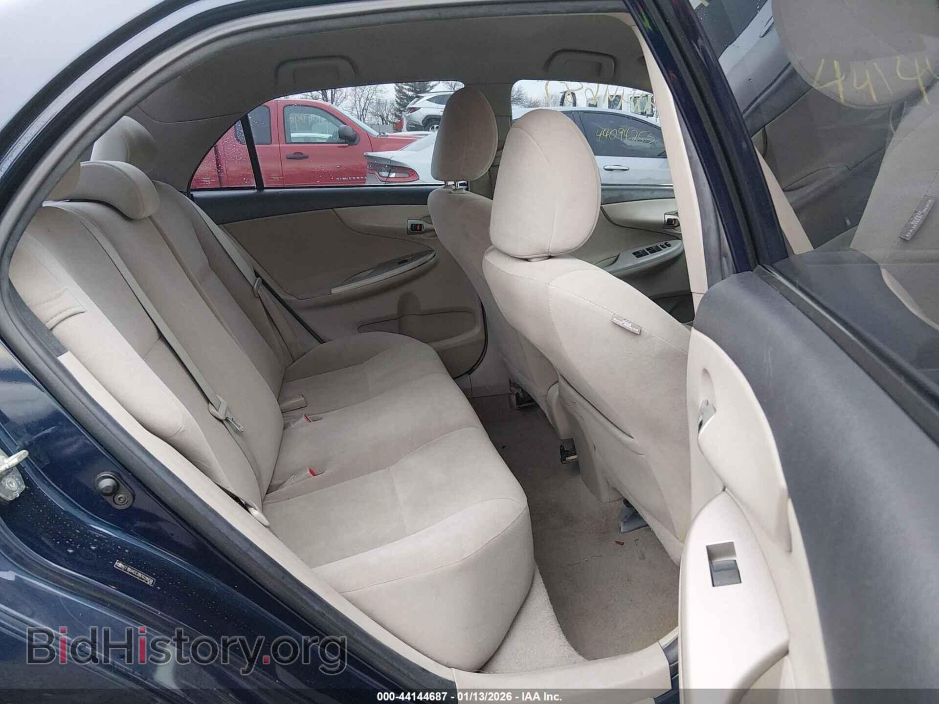 2011 TOYOTA COROLLA - VIN: 2T1BU4EE2BC629938 - Фото 8