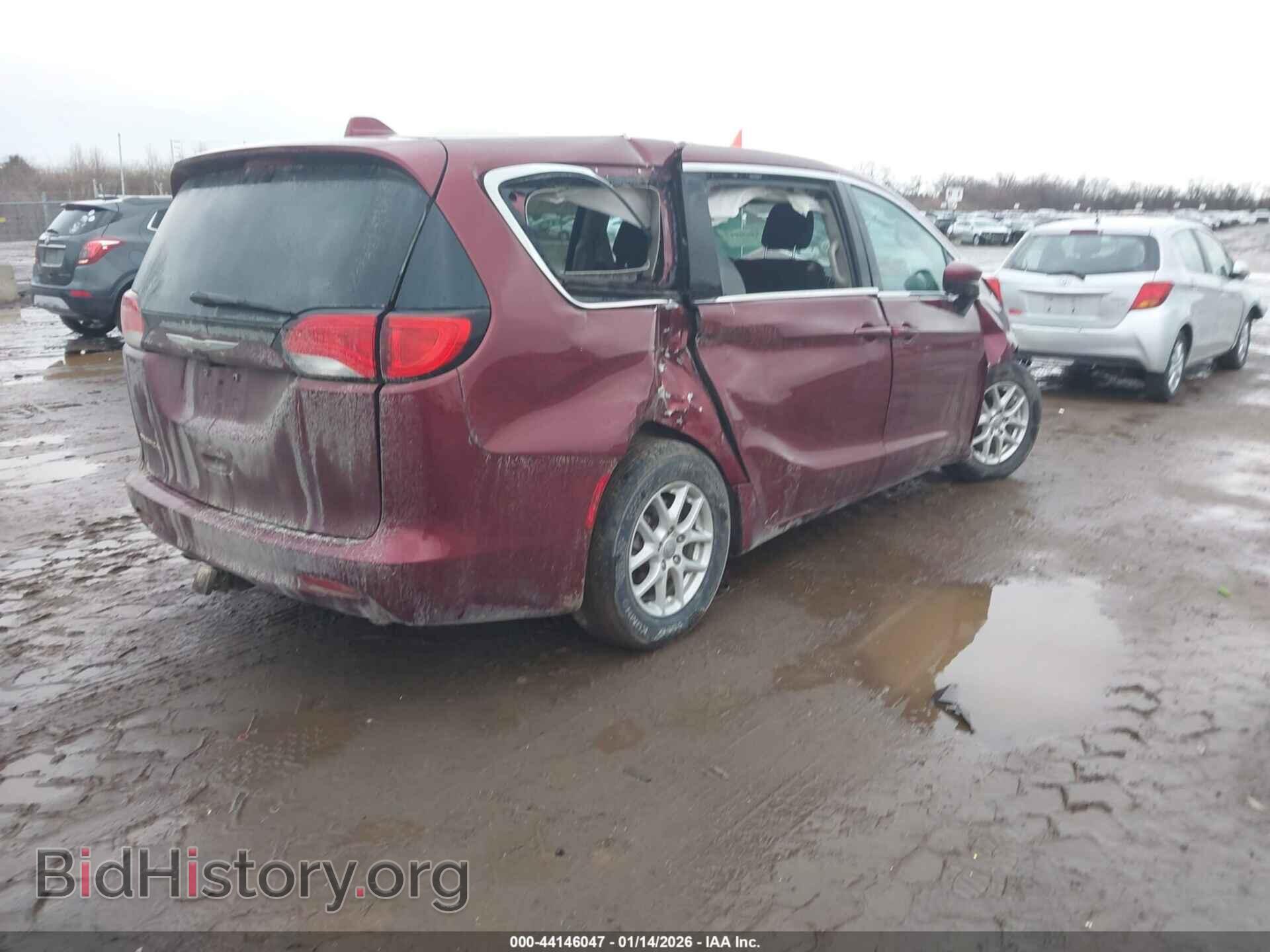 2017 CHRYSLER PACIFICA - VIN: 2C4RC1DG1HR588228 - Фото 4
