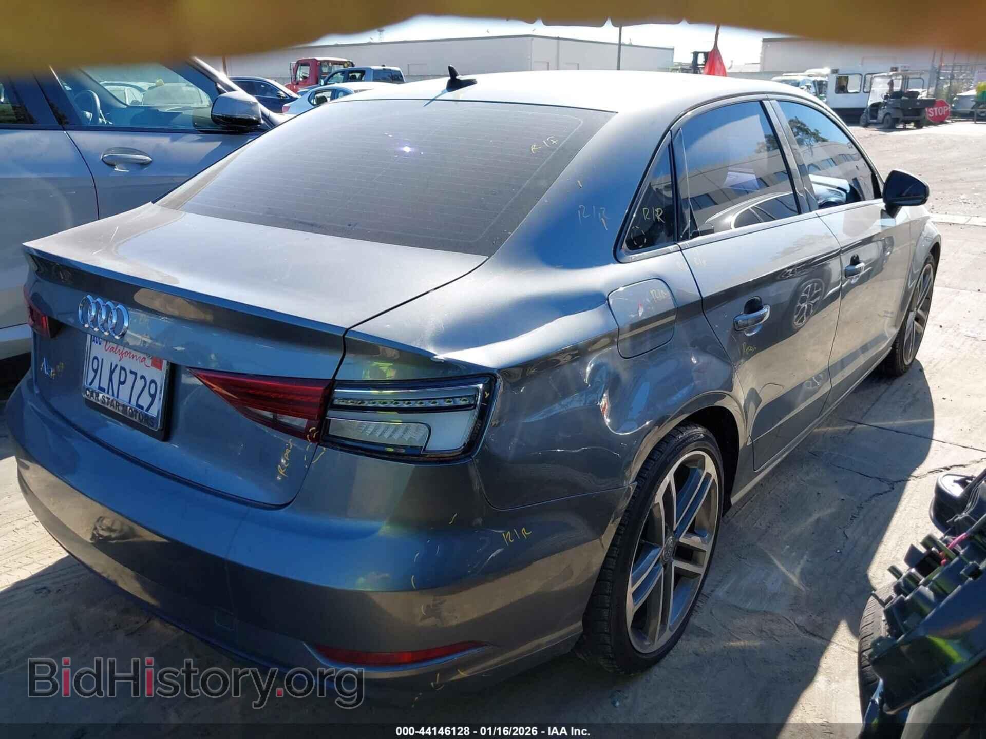 2019 AUDI A3 - VIN: WAUAUGFF2KA097628 - Фото 4