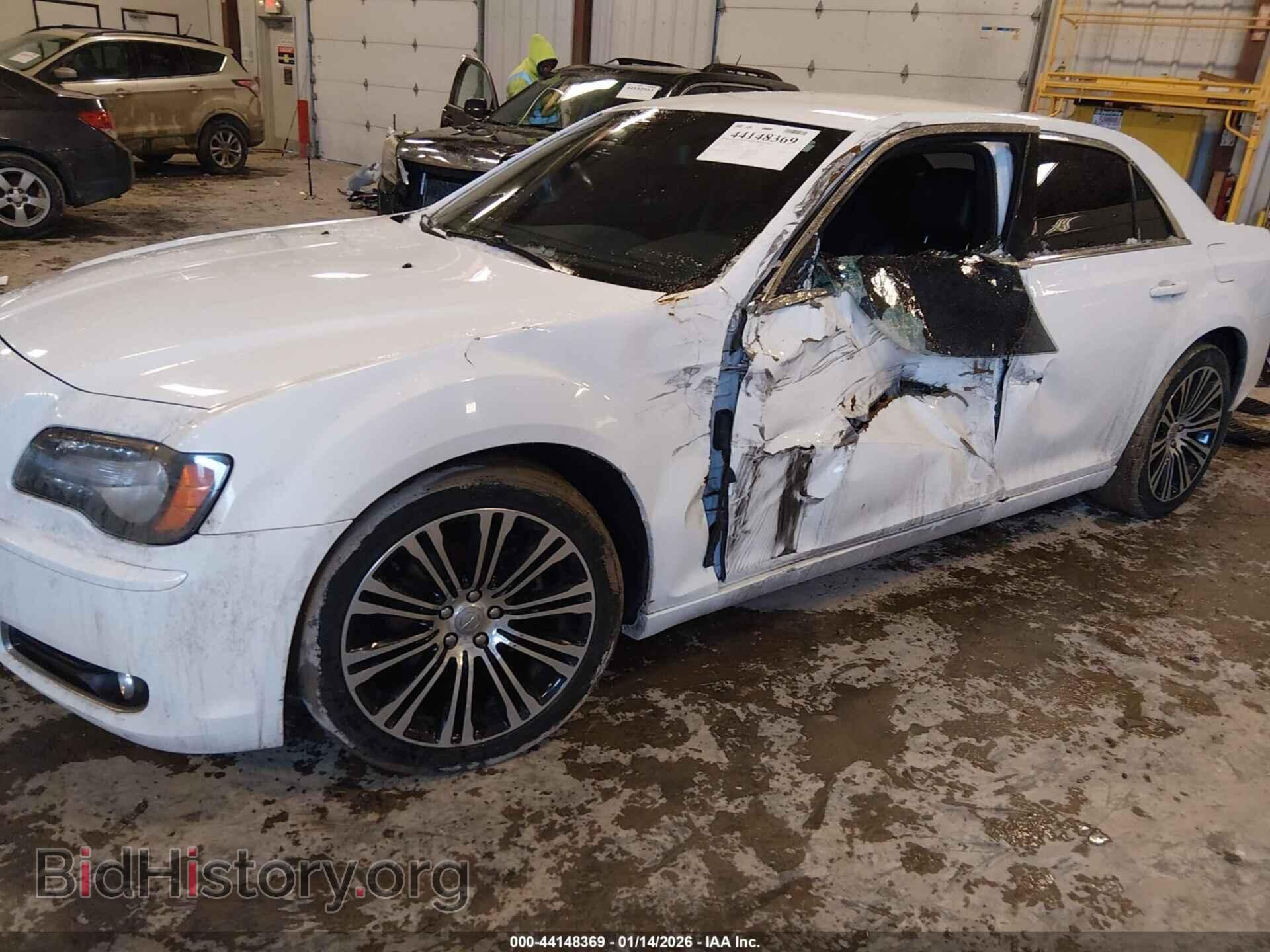 2012 CHRYSLER 300 - VIN: 2C3CCABG8CH141150 - Фото 2