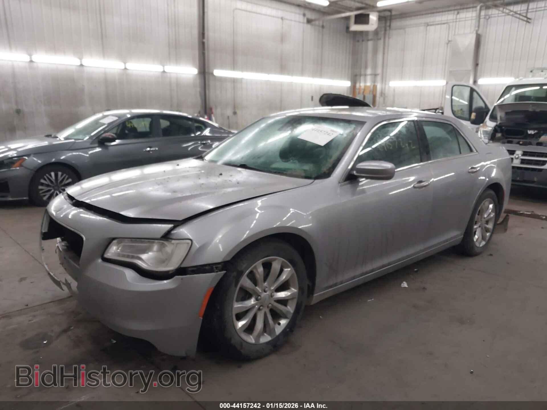 2017 CHRYSLER 300 - VIN: 2C3CCARG0HH606744 - Фото 2