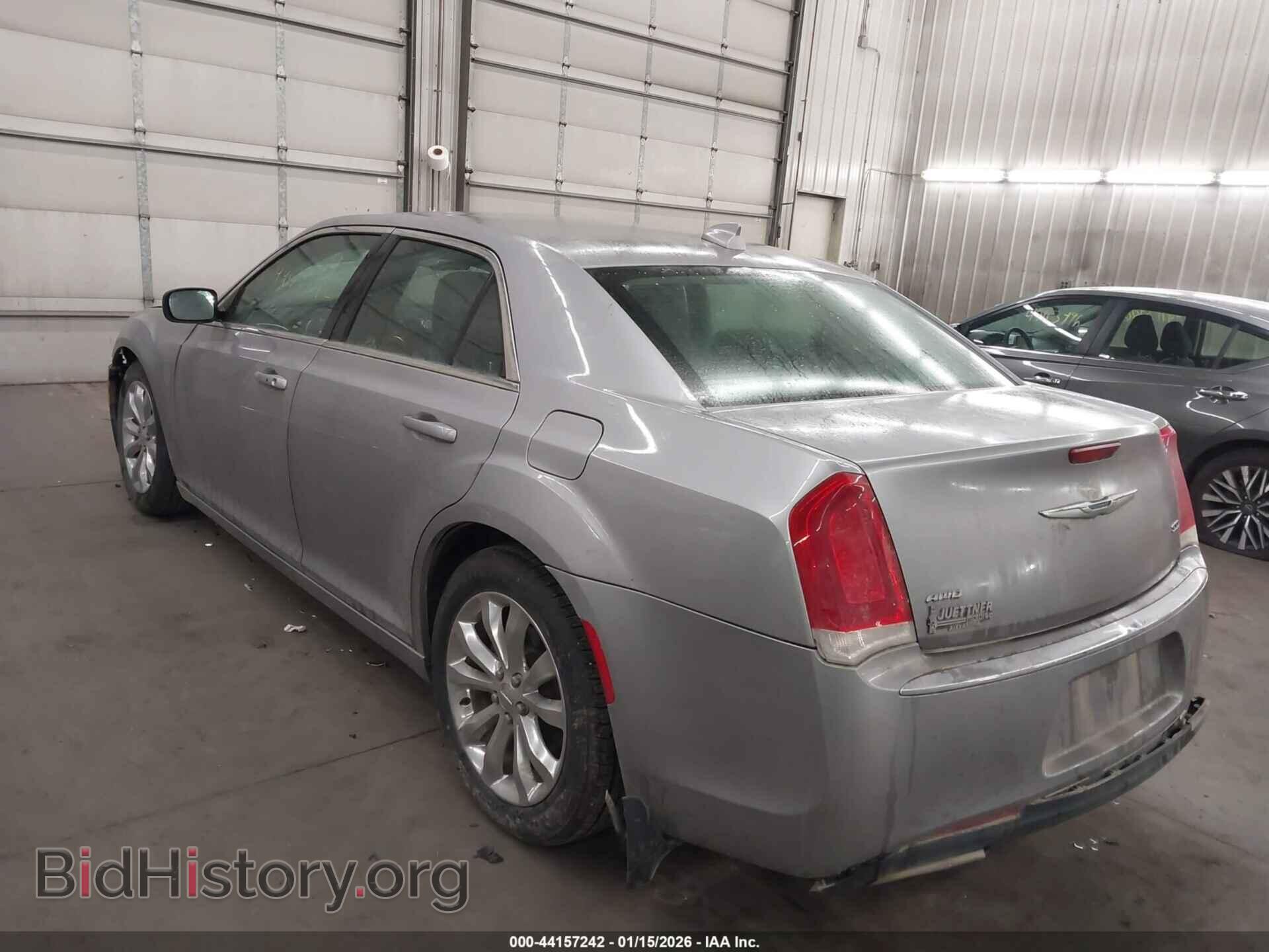 2017 CHRYSLER 300 - VIN: 2C3CCARG0HH606744 - Фото 3