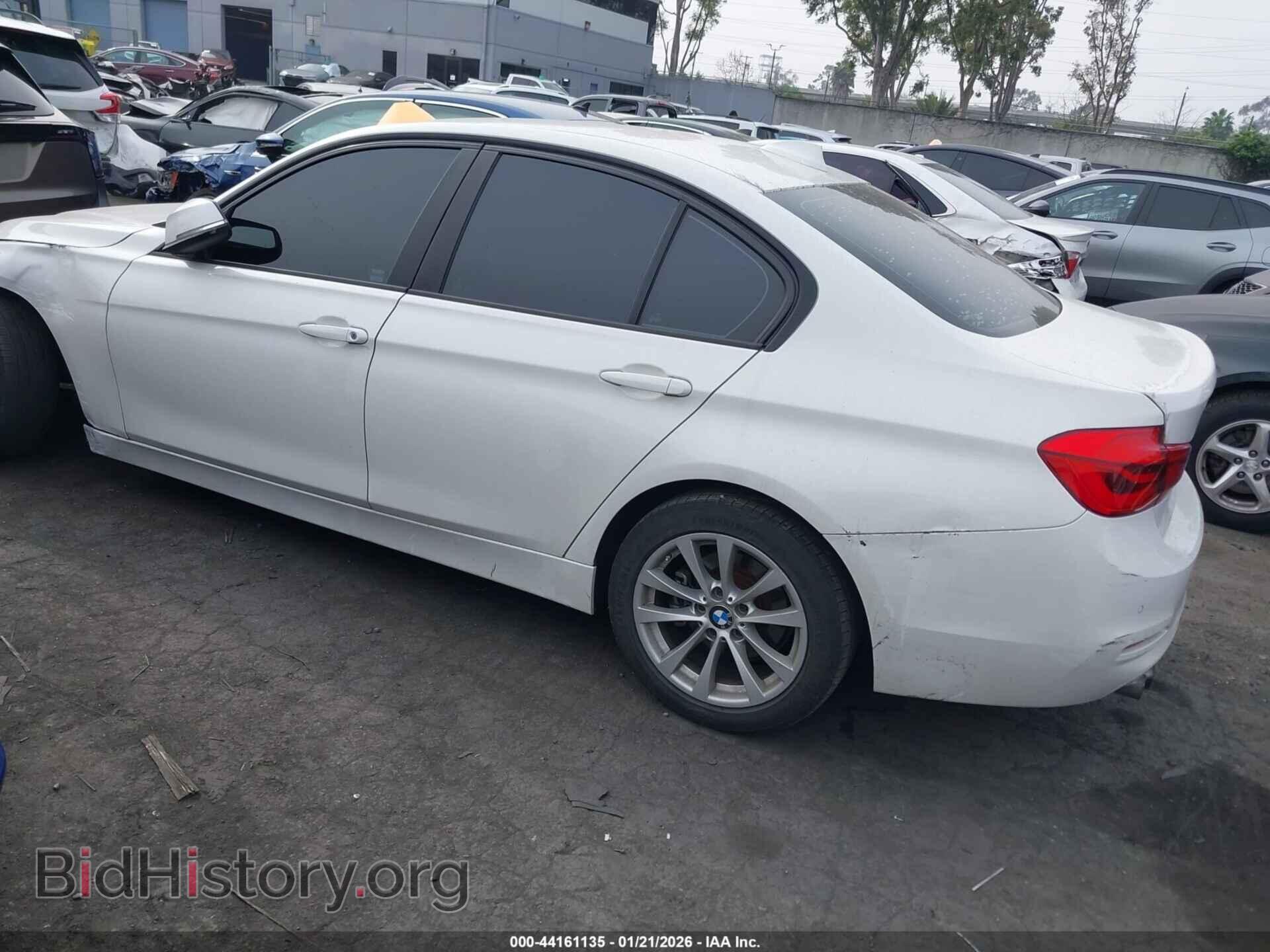 2016 BMW 320I - VIN: WBA8A9C50GK618457 - Фото 3