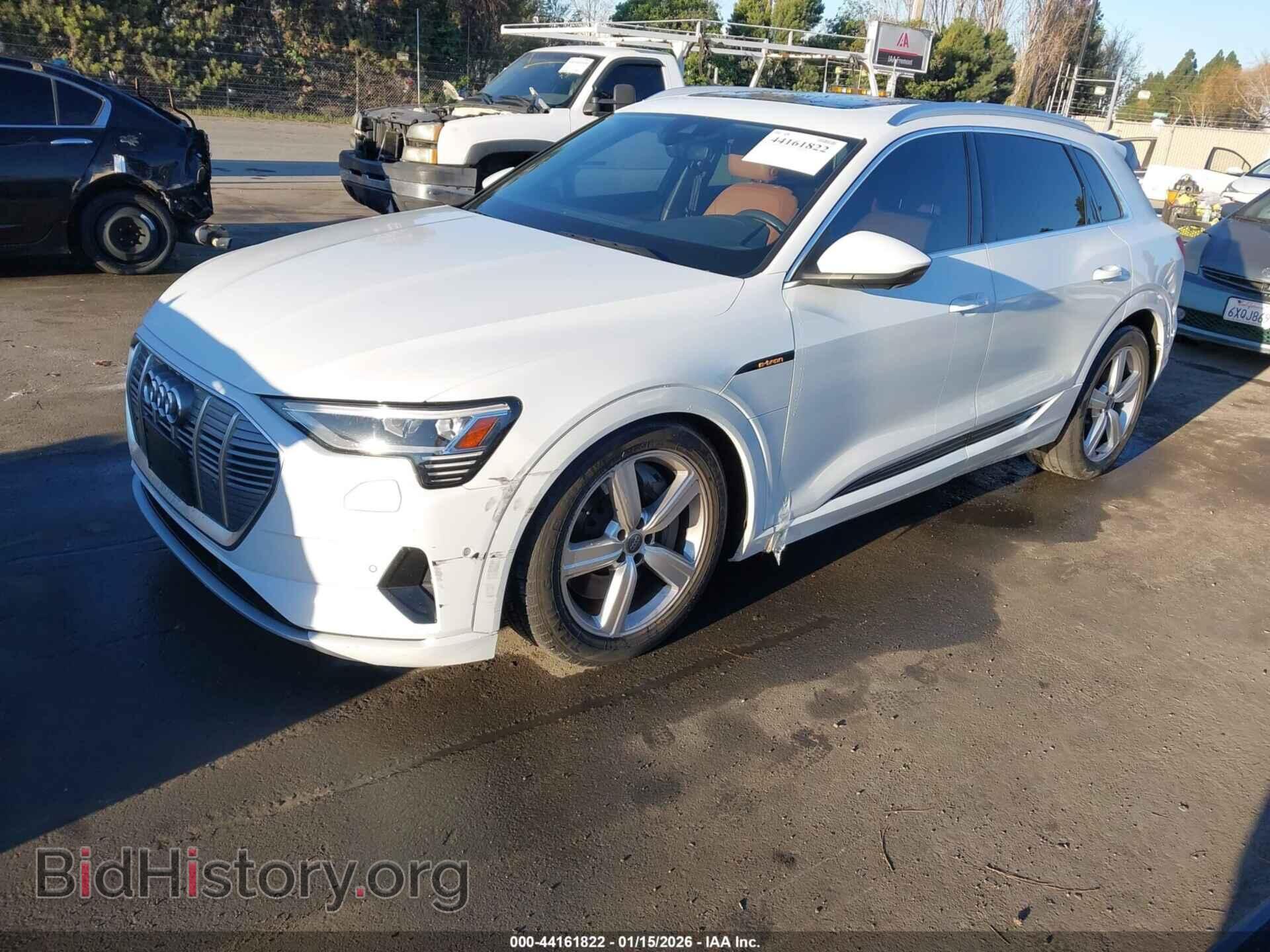 2019 AUDI E-TRON - VIN: WA1LAAGE2KB023217 - Фото 2